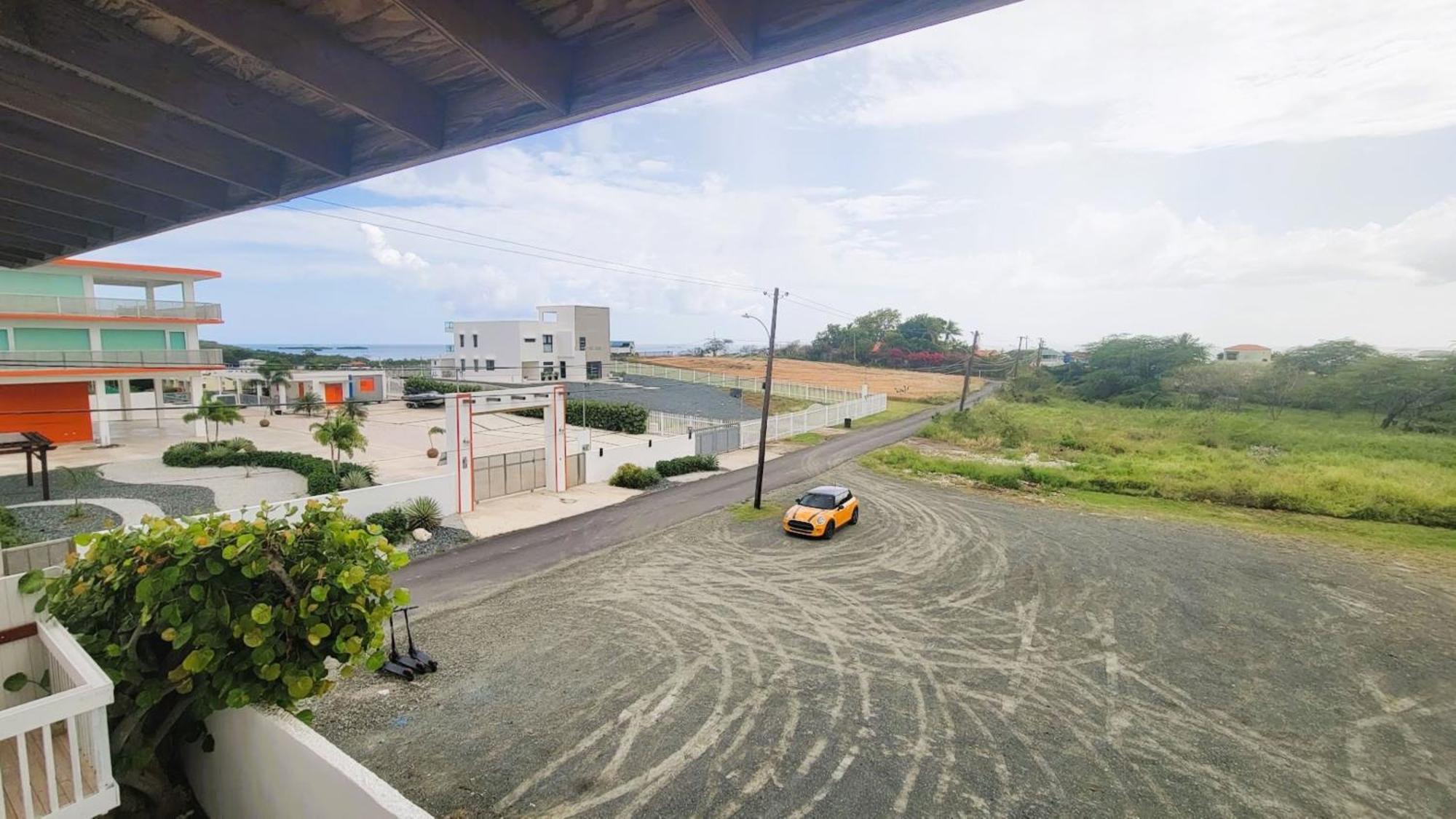 La Jamaca - Island Vibe Inn