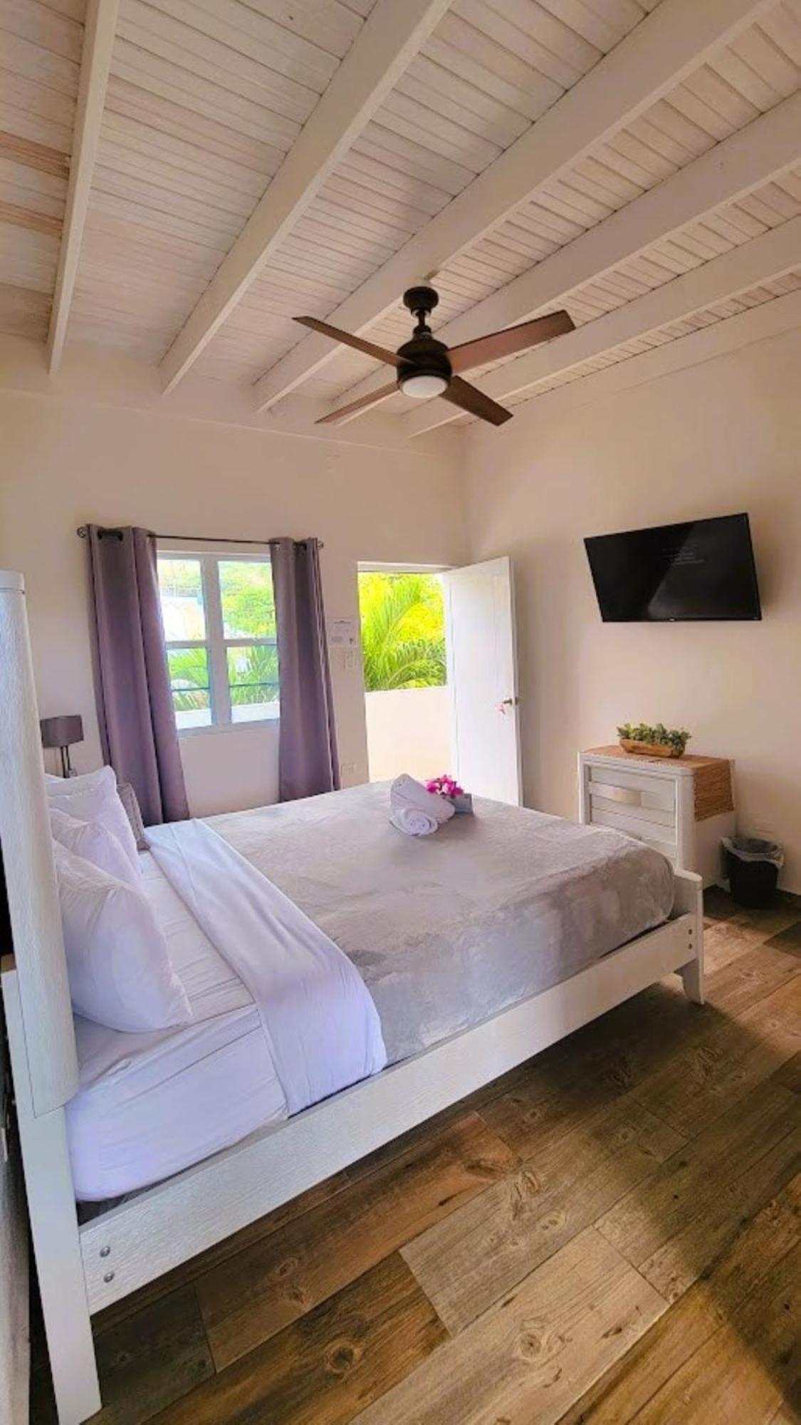 Inn La Jamaca - An Island Vibe