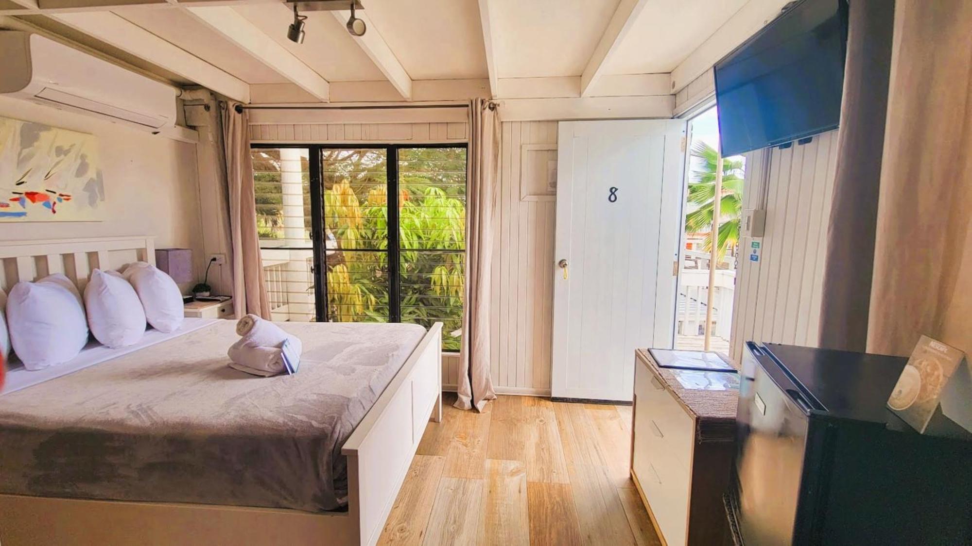 La Jamaca - Island Vibe Inn