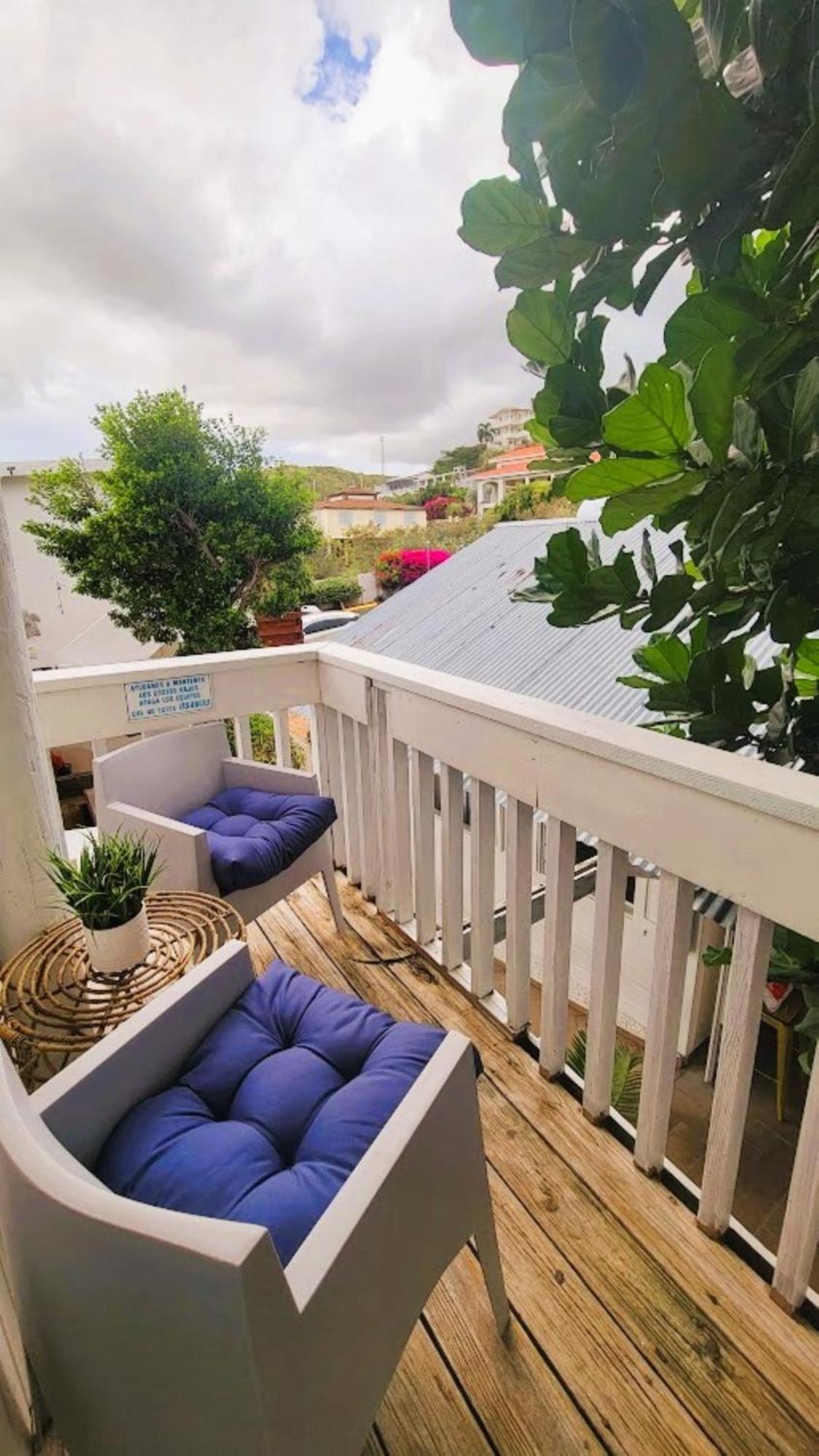 La Jamaca - Island Vibe Inn