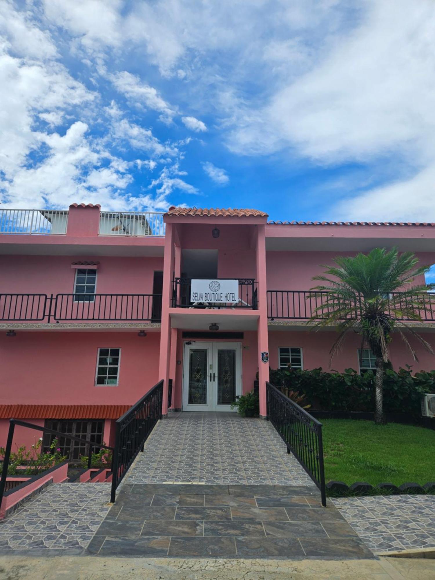 Selva Boutique - Oceanfront Retreat - Adults Only