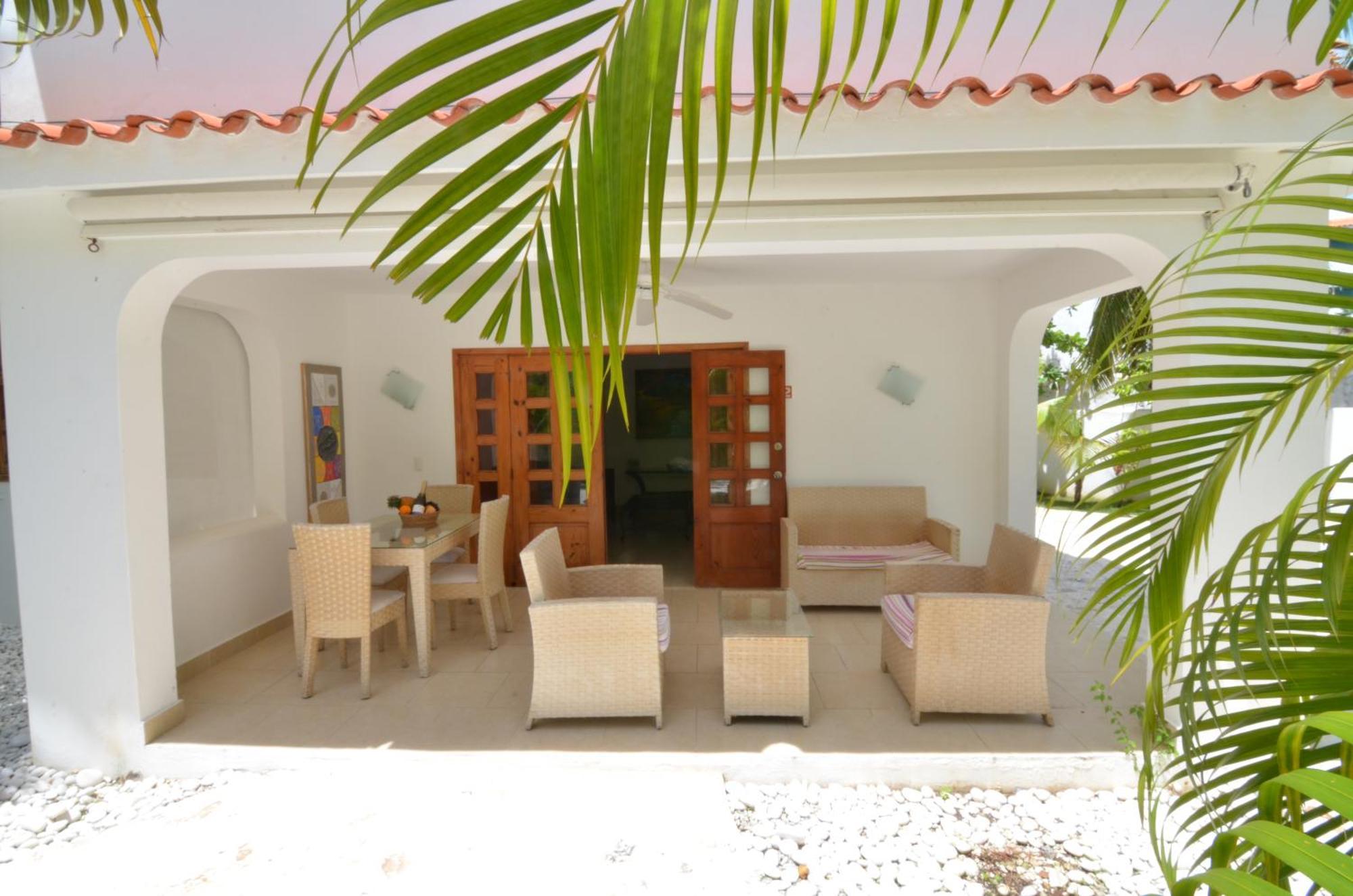 & Larimar Villa *
