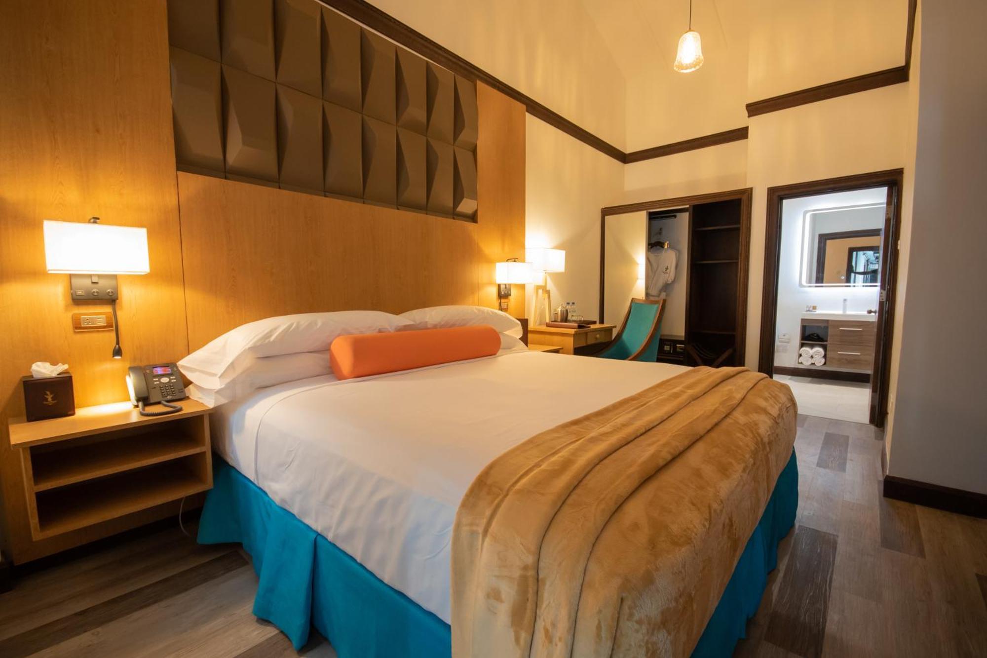 Hotel Sago Palm