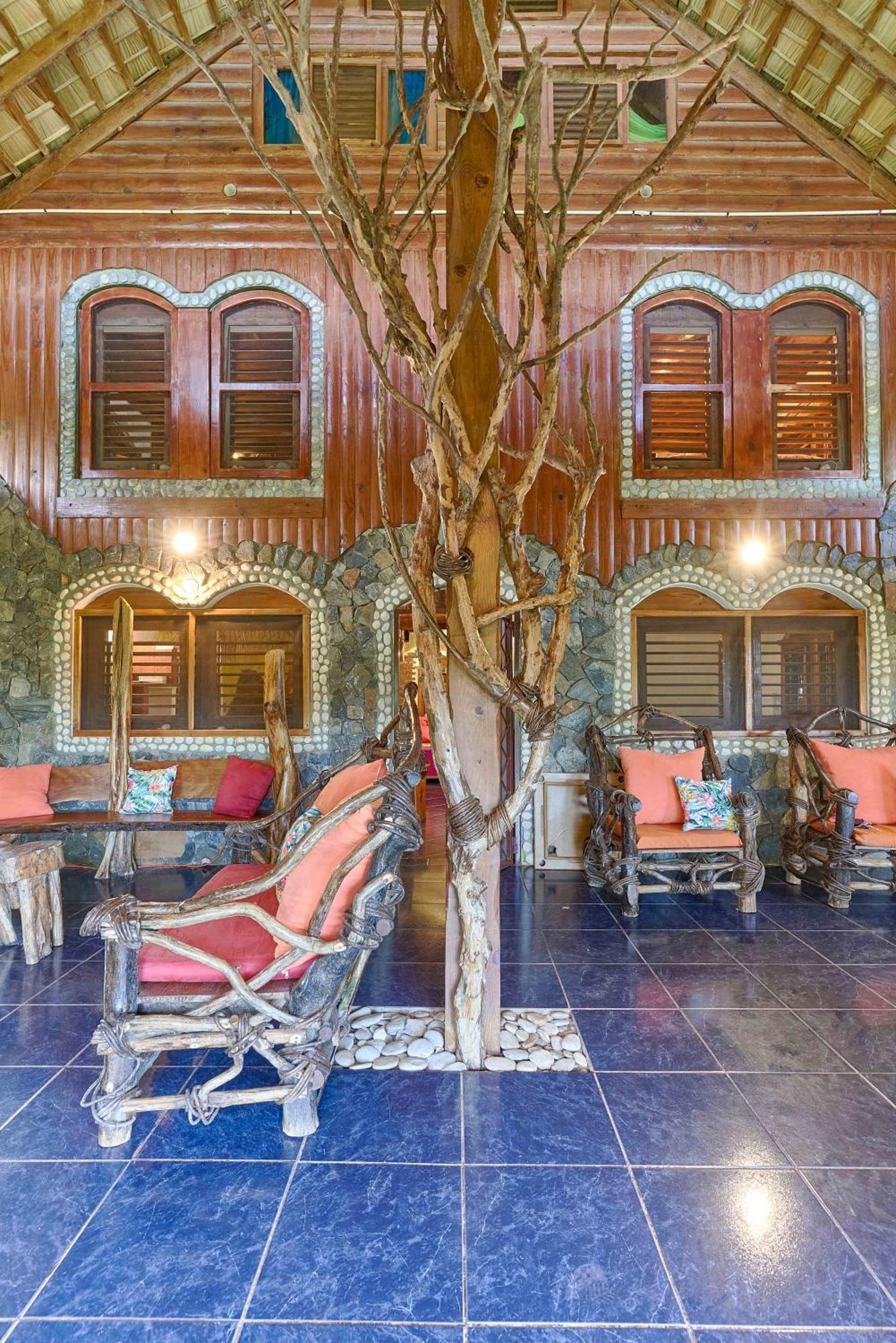 Bed & Breakfast Tropical & Restaurant-pizzeria Las Galeras