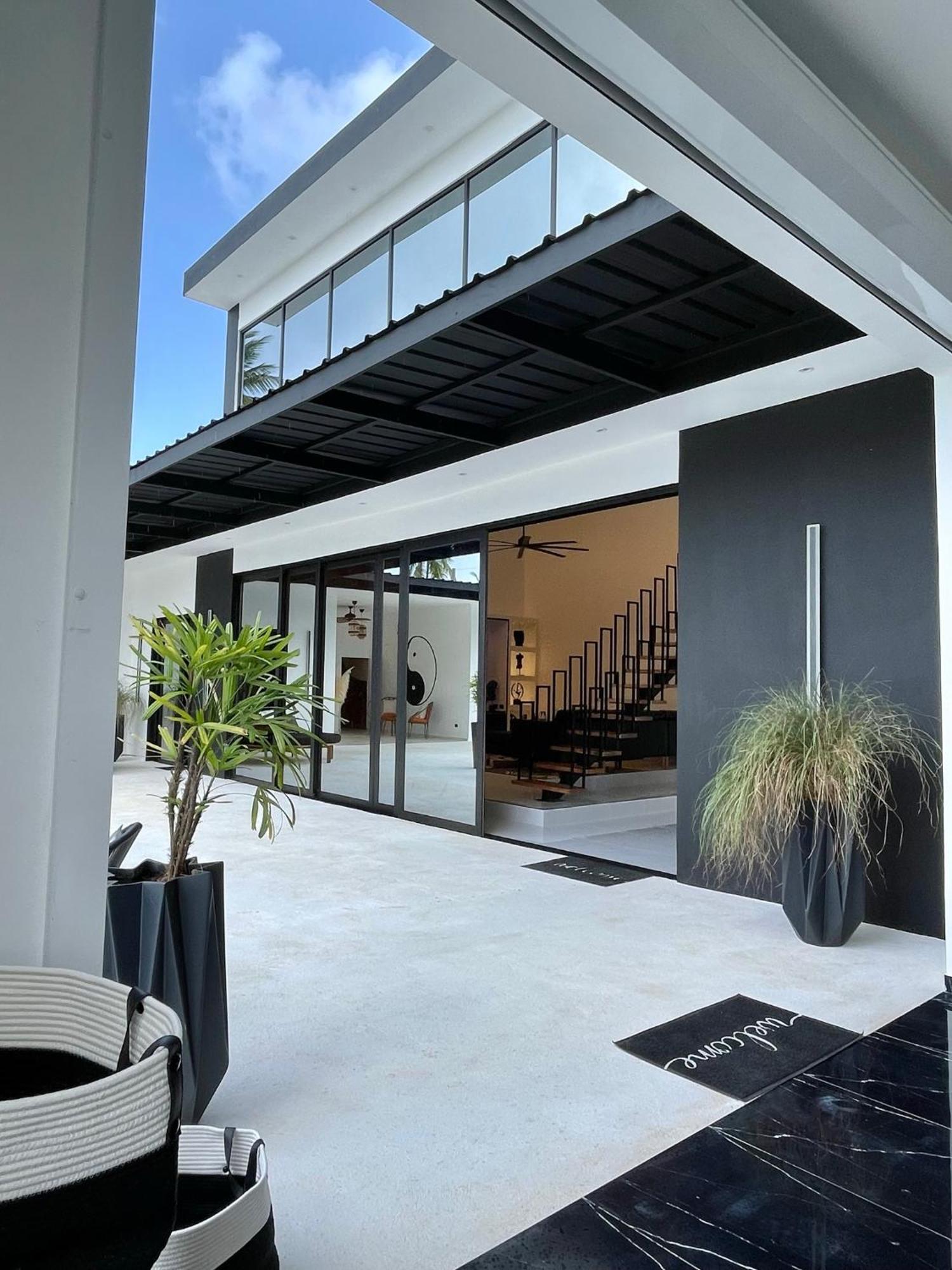 Casa Black And White Frente Al Mar Villa Las Galeras