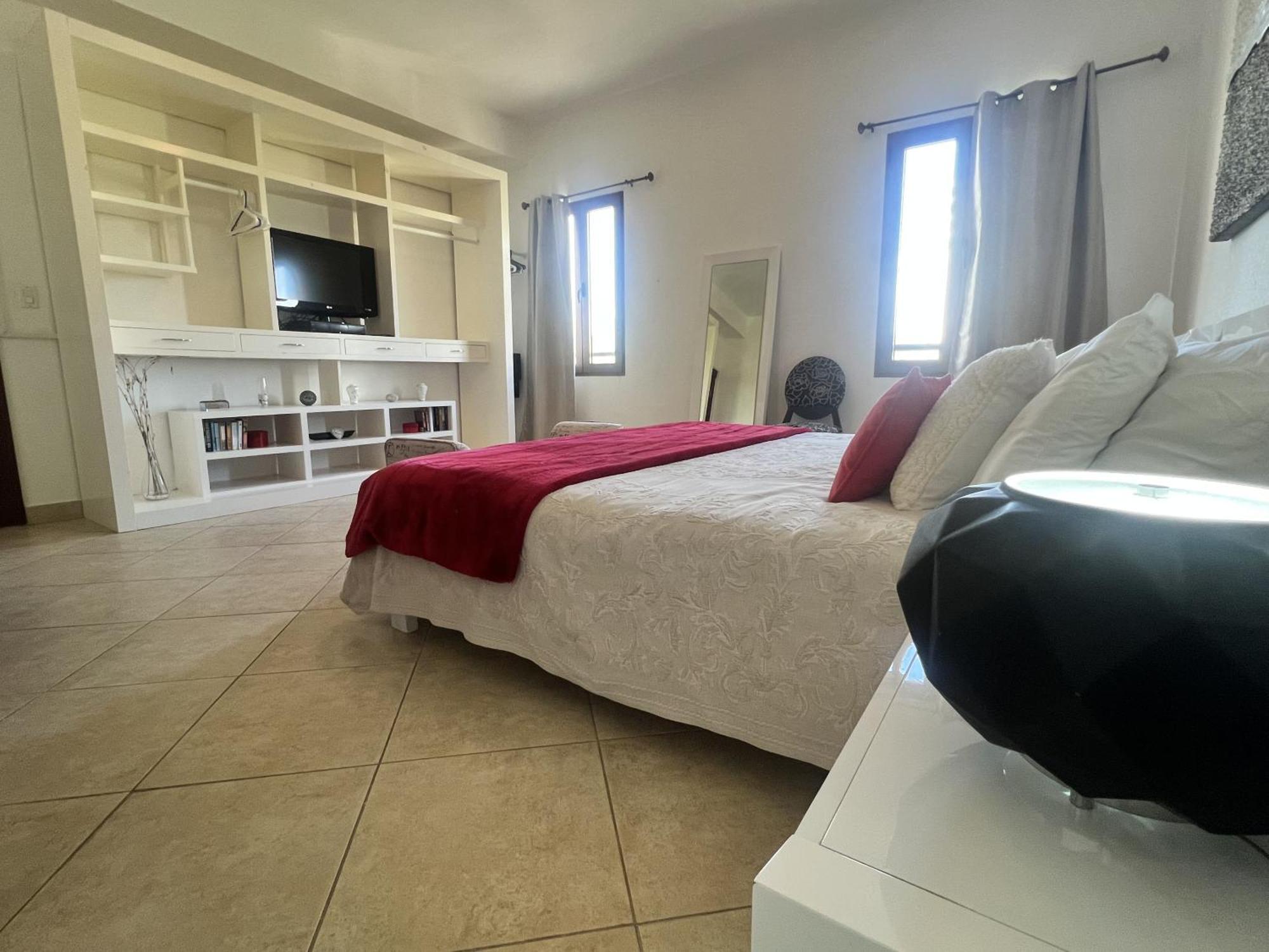 Luxury Marina & Sea View At Porto Cupecoy St Maarten