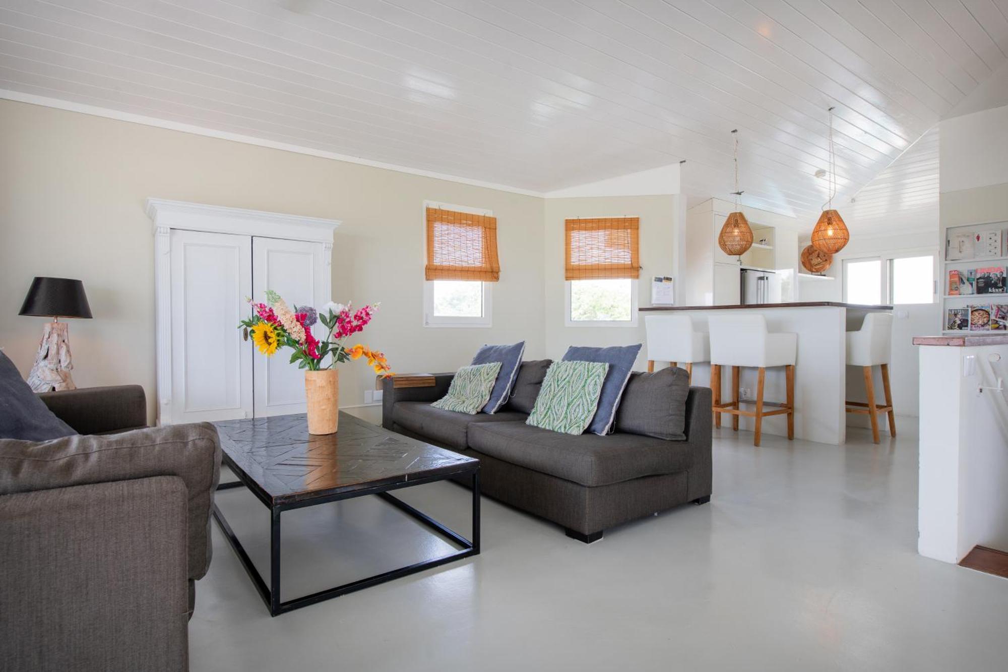 Villa At Secured Gated Near Mambo Beach! *