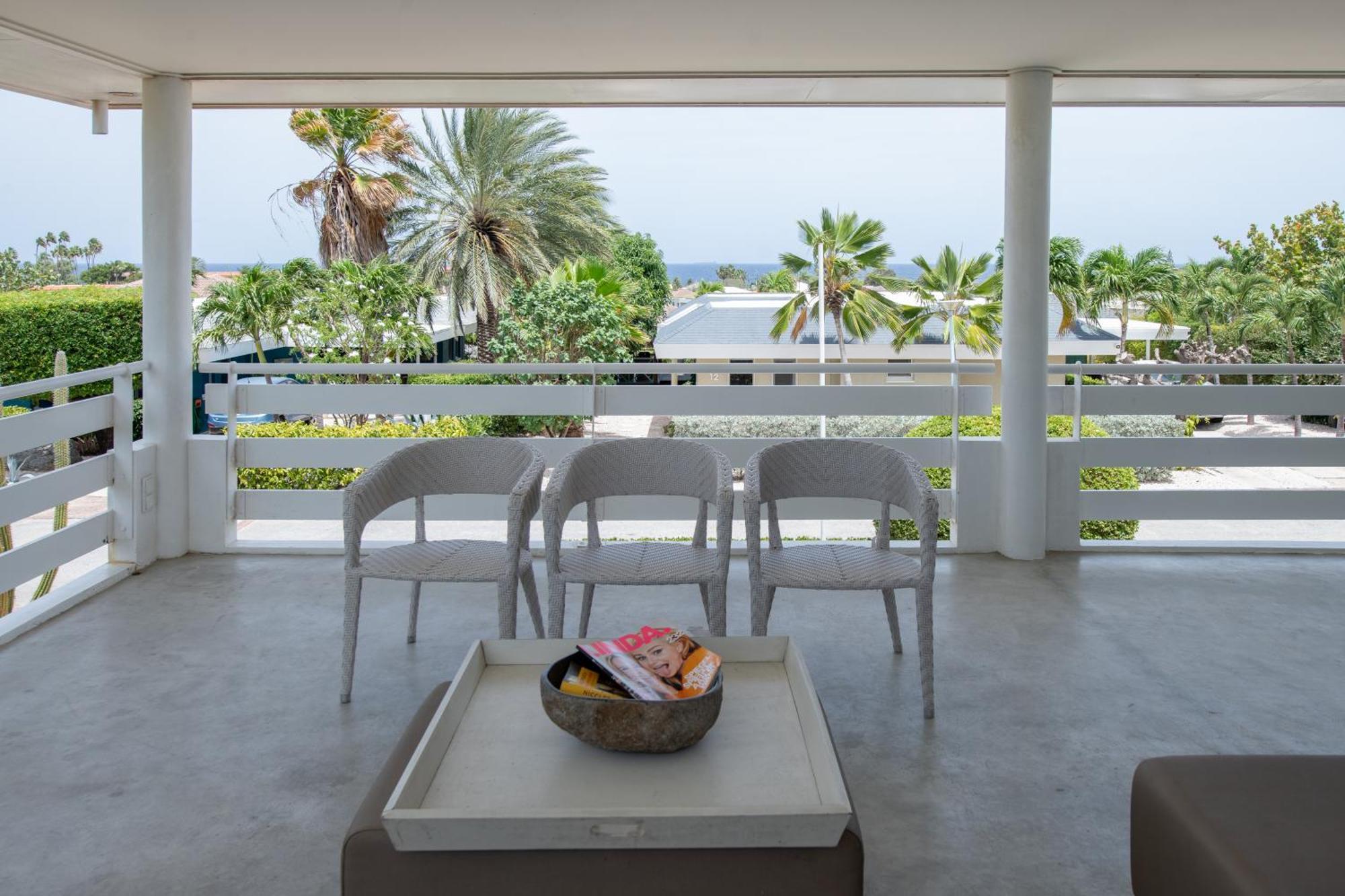 At Secured Gated Near Mambo Beach! Villa *