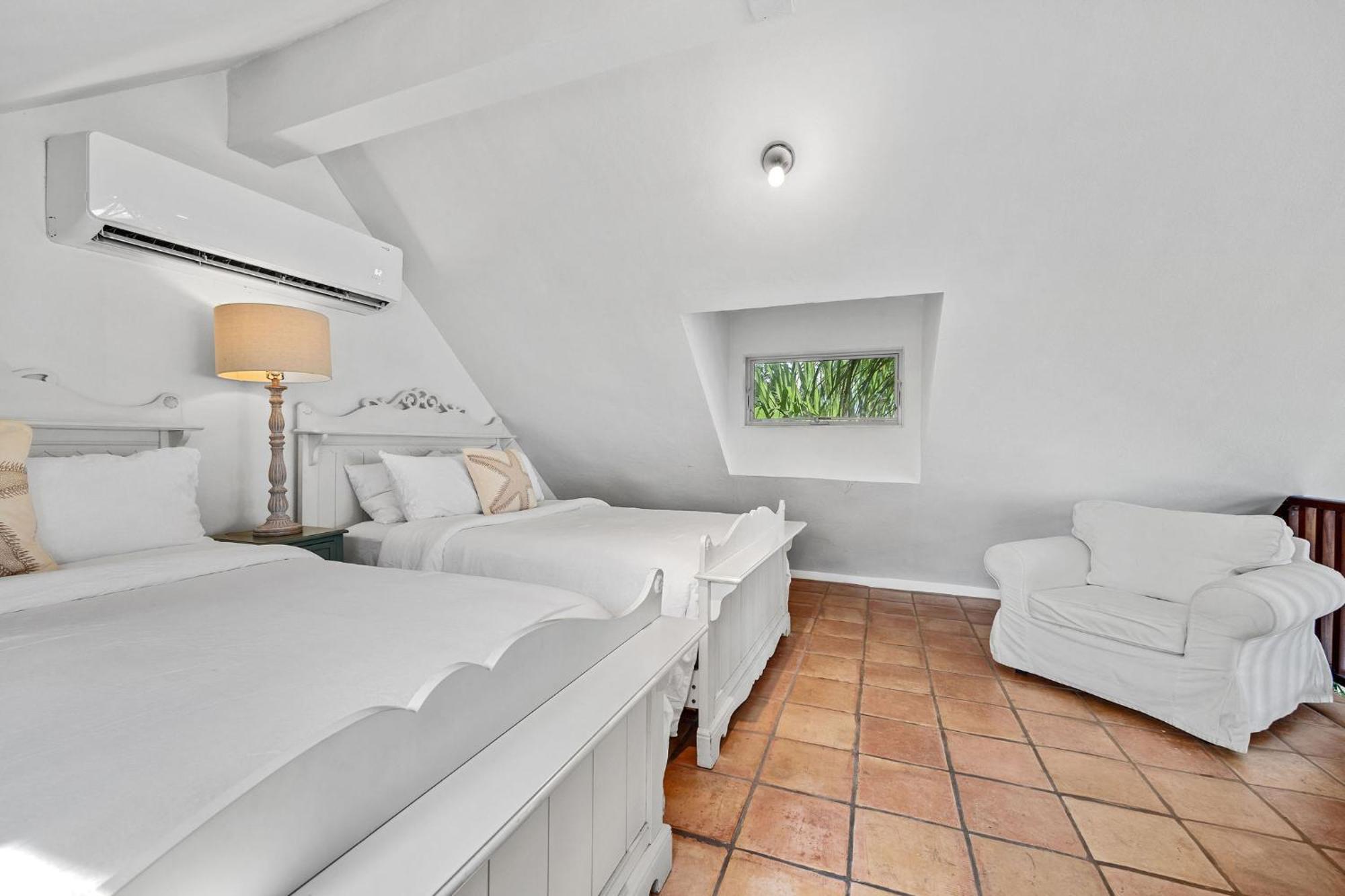 Bed & Breakfast Tres Sirenas Rincon
