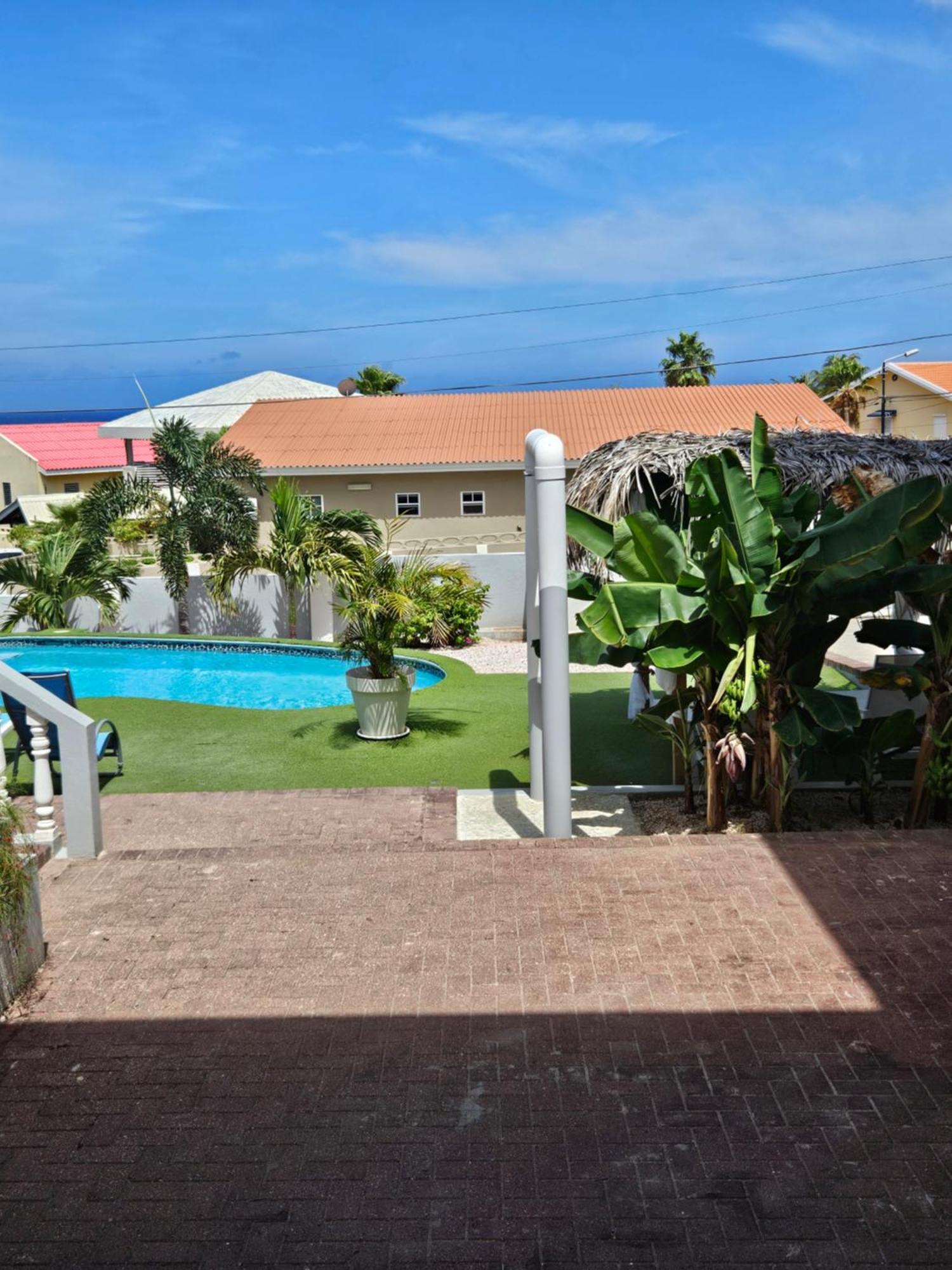 Raven's Paradise Willemstad