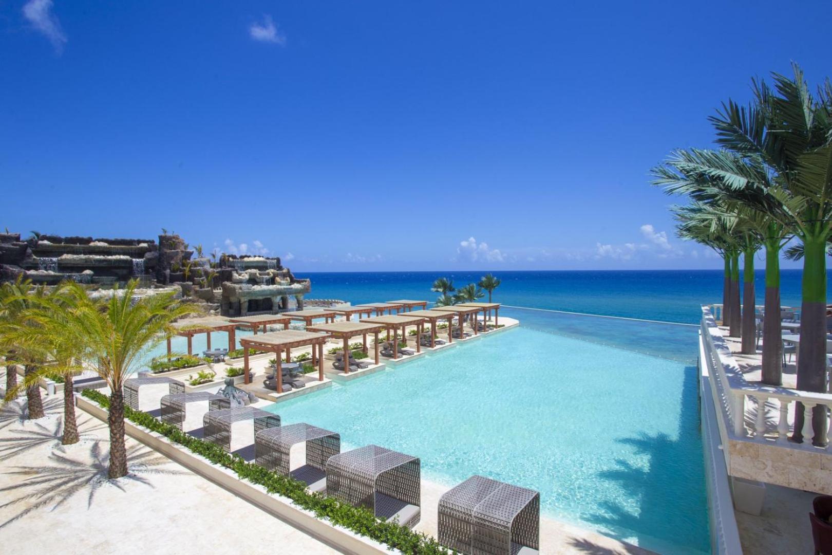Ocean Village Hotel 3*