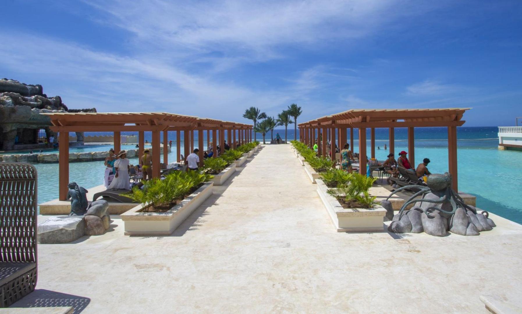 Ocean Village 3*