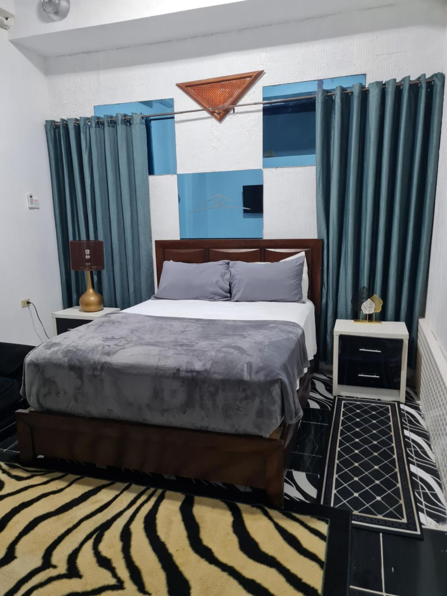 Sky Hotel Hopewell