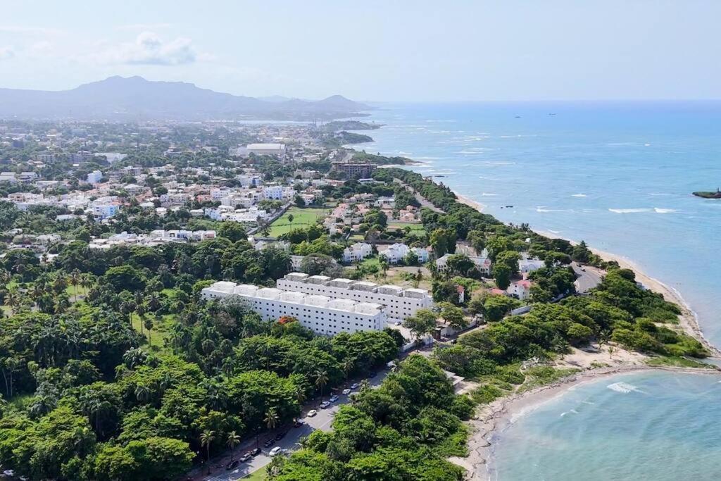 Brand New Beachfront Apartamento