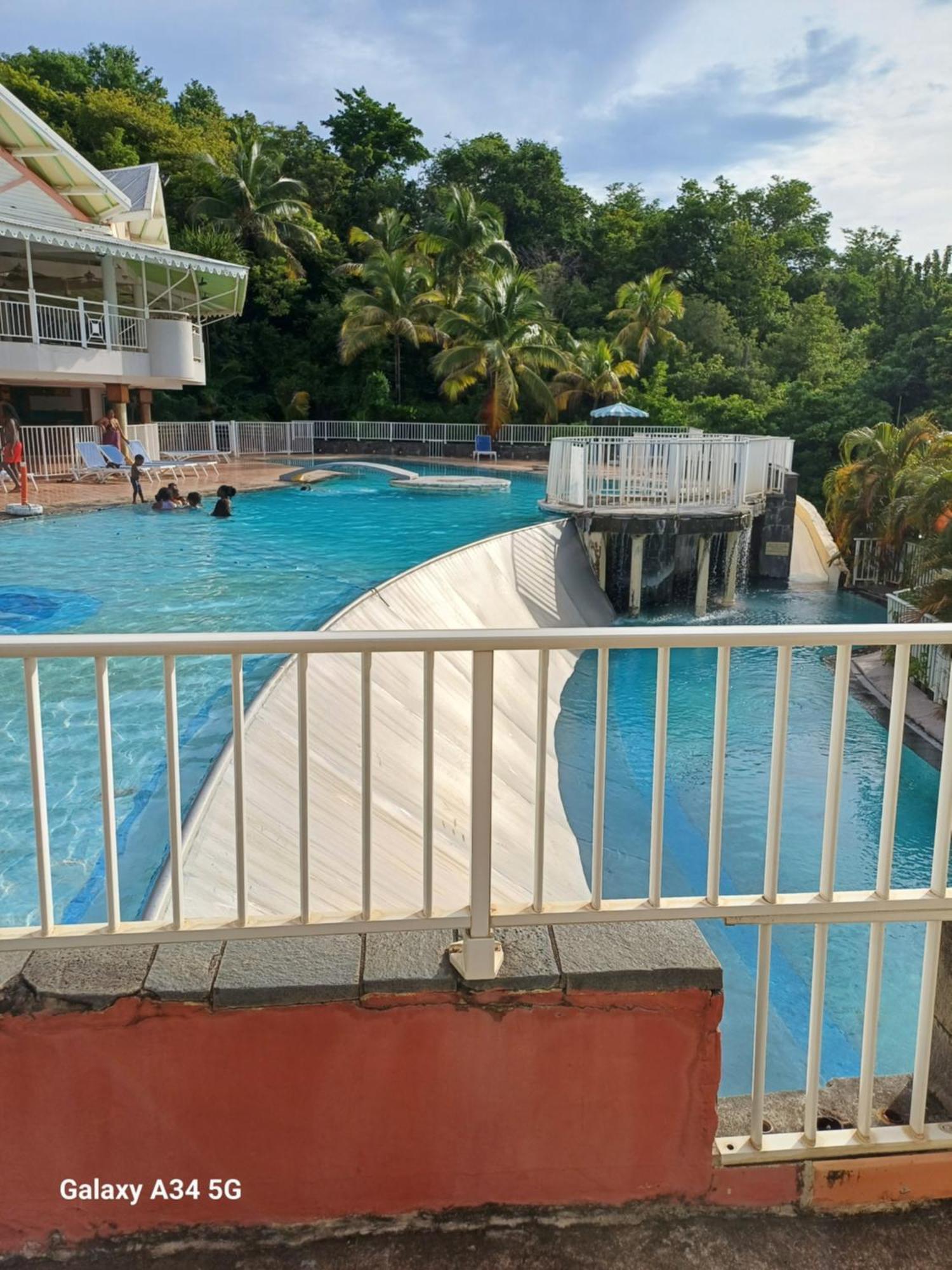 La Tartane Hotel *