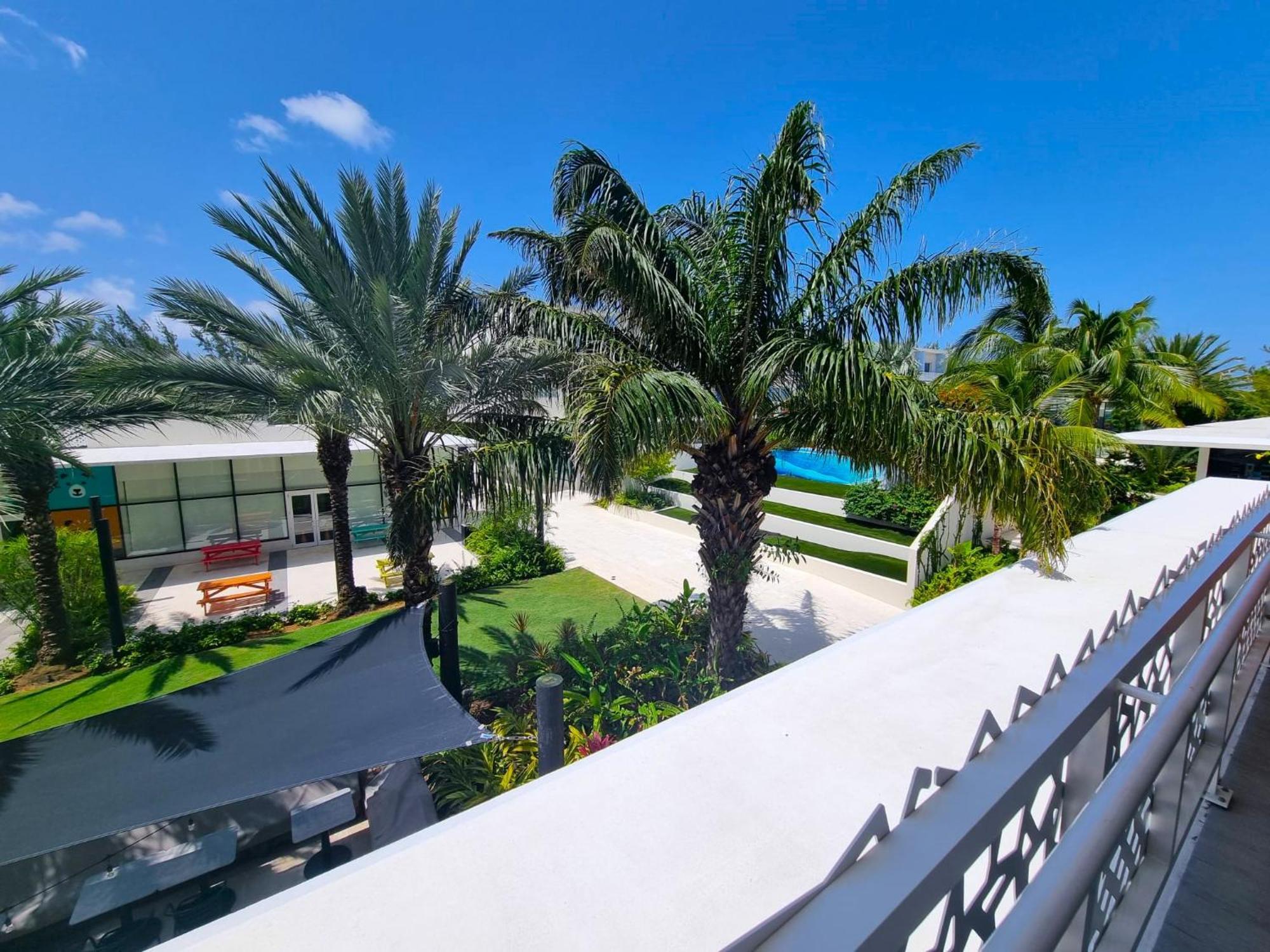 Cayman Luxury At The Grove *
