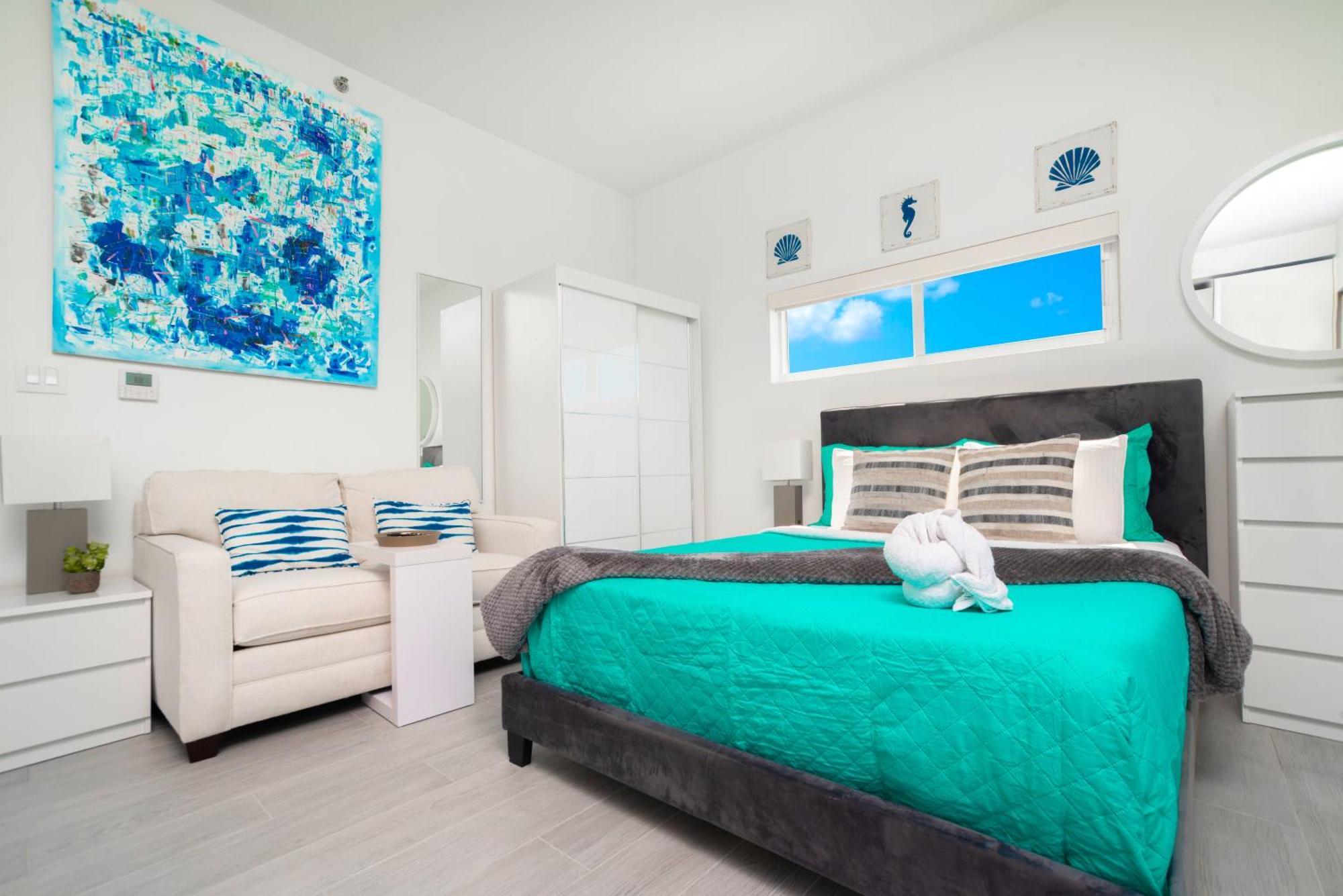 Cayman Luxury At The Grove *