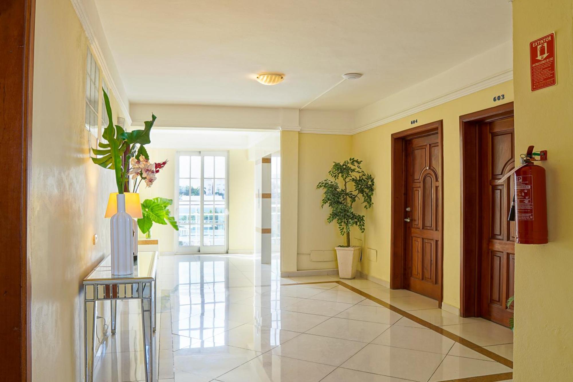 Aparthotel Shakey 3*