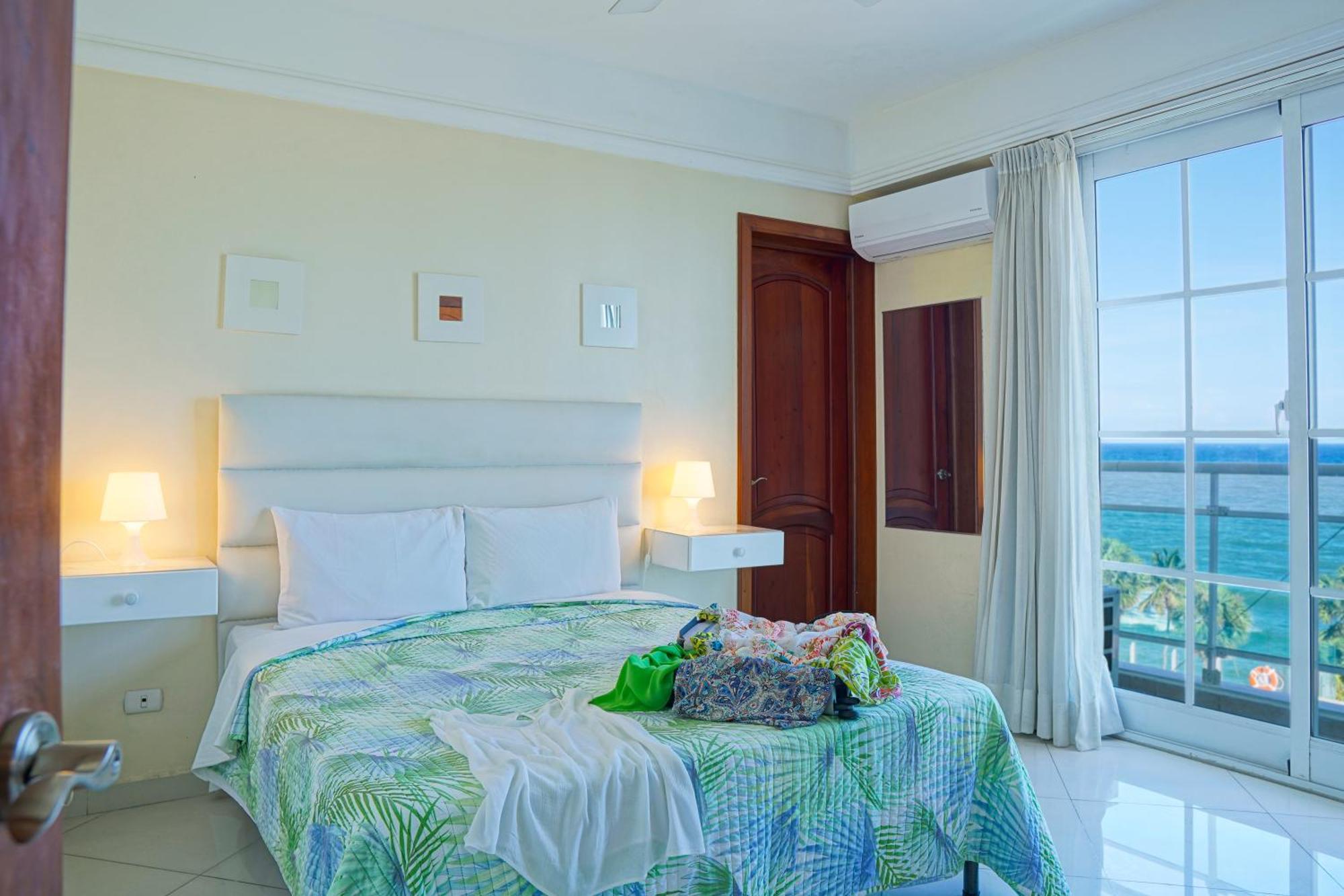 Shakey Aparthotel 3*