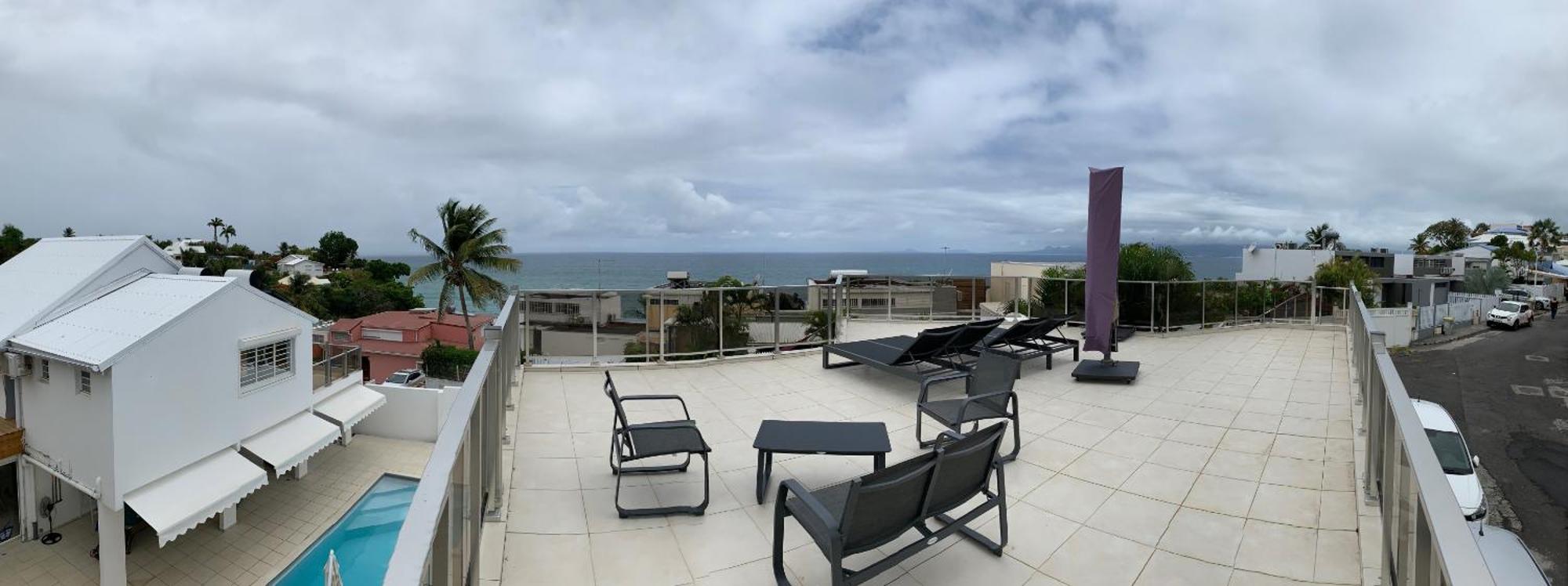 Le Roof Villa *