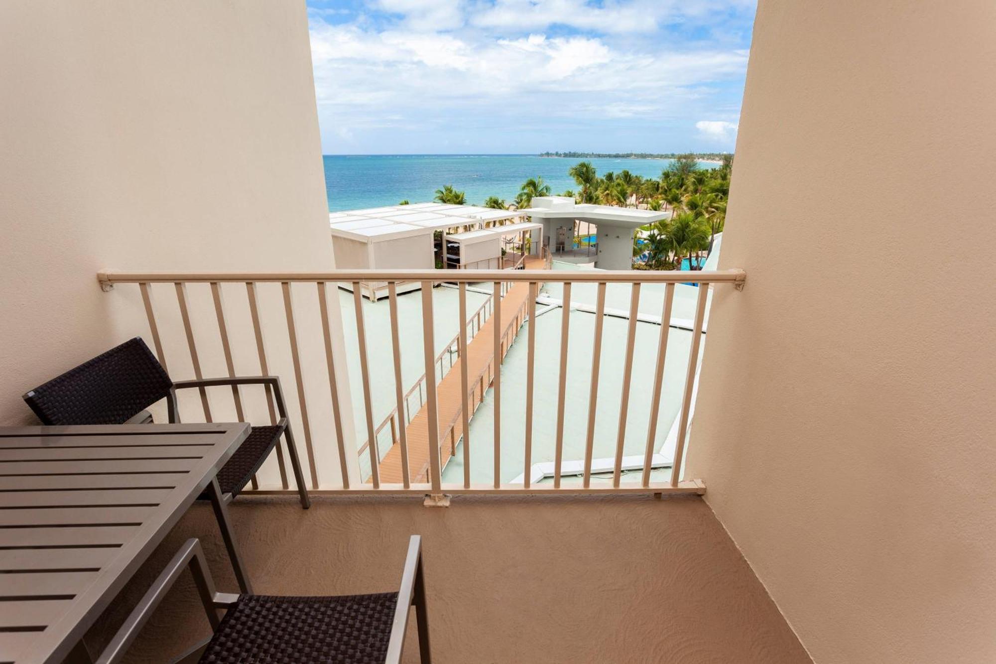 Courtyard By Marriott Isla Verde Beach Resort San Juan