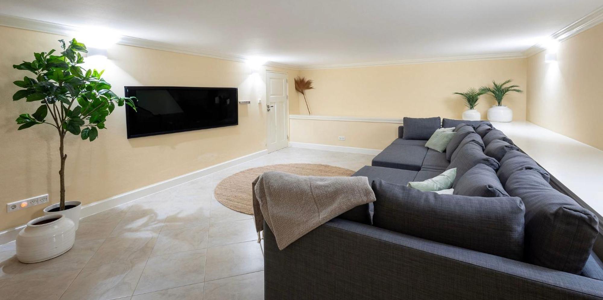 Coral Estate Retals - Villa Rentals Willibrordus