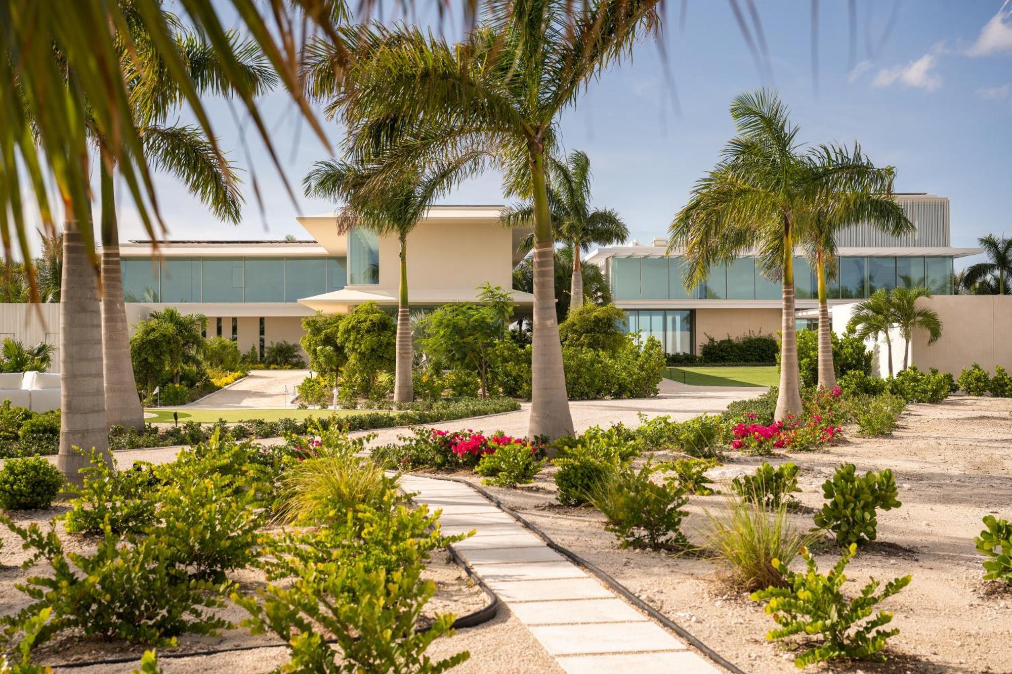 Enclave Resort 3*