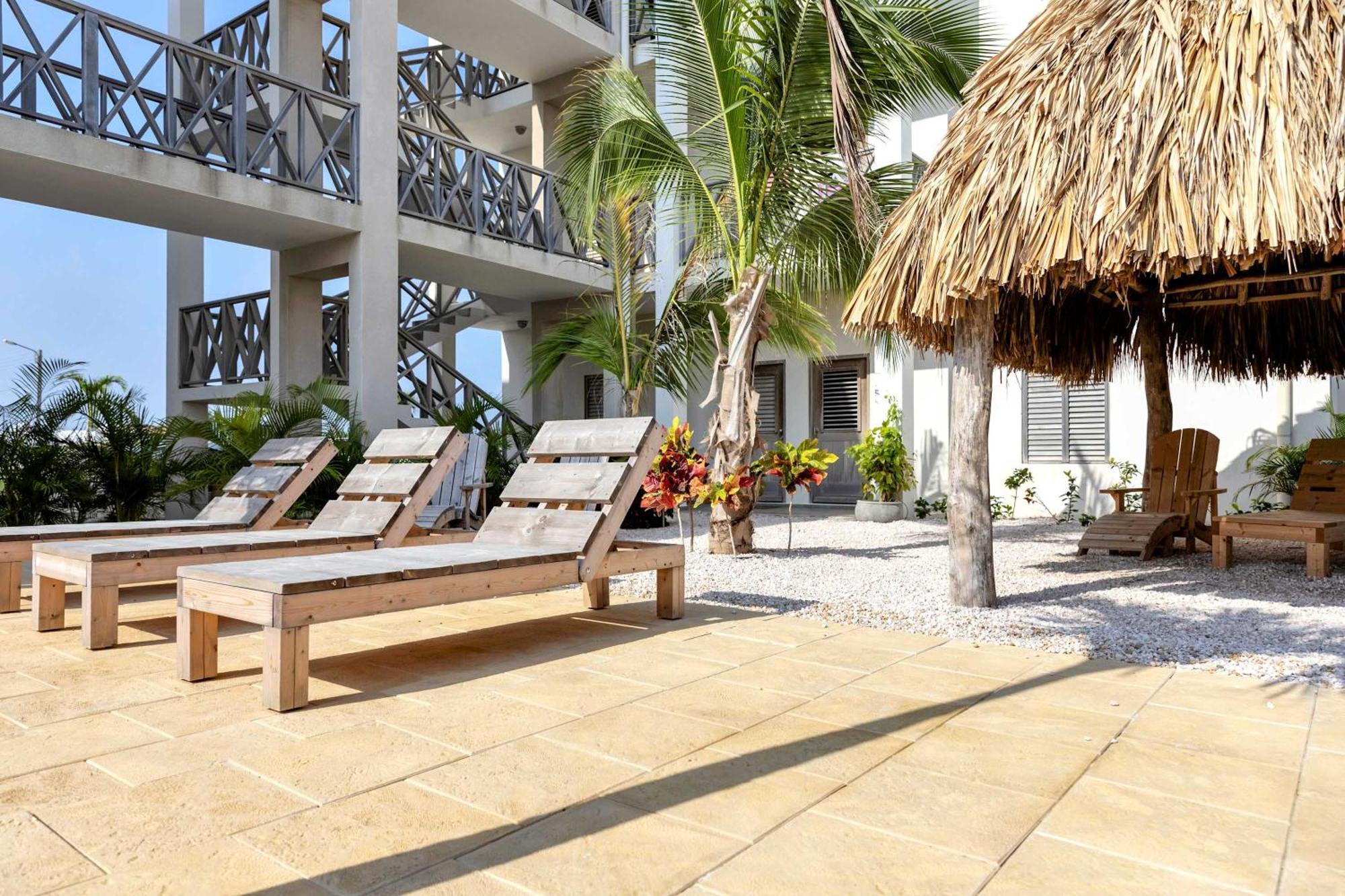 Sunset Breeze Penthouse With A View Towards The Sea * Kralendijk (Bonaire)