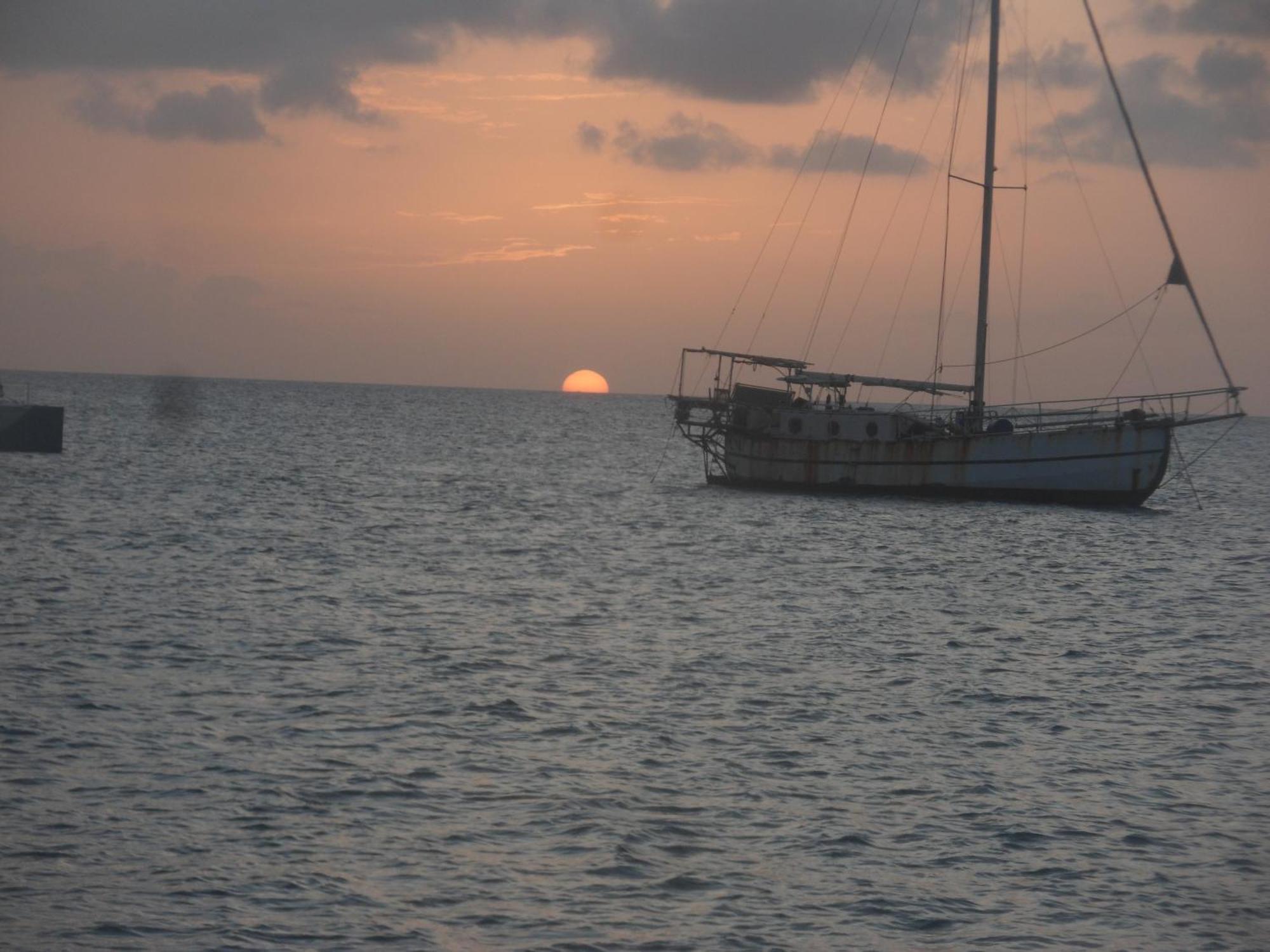Botel Catamaran Baie Des 3 Ilets *