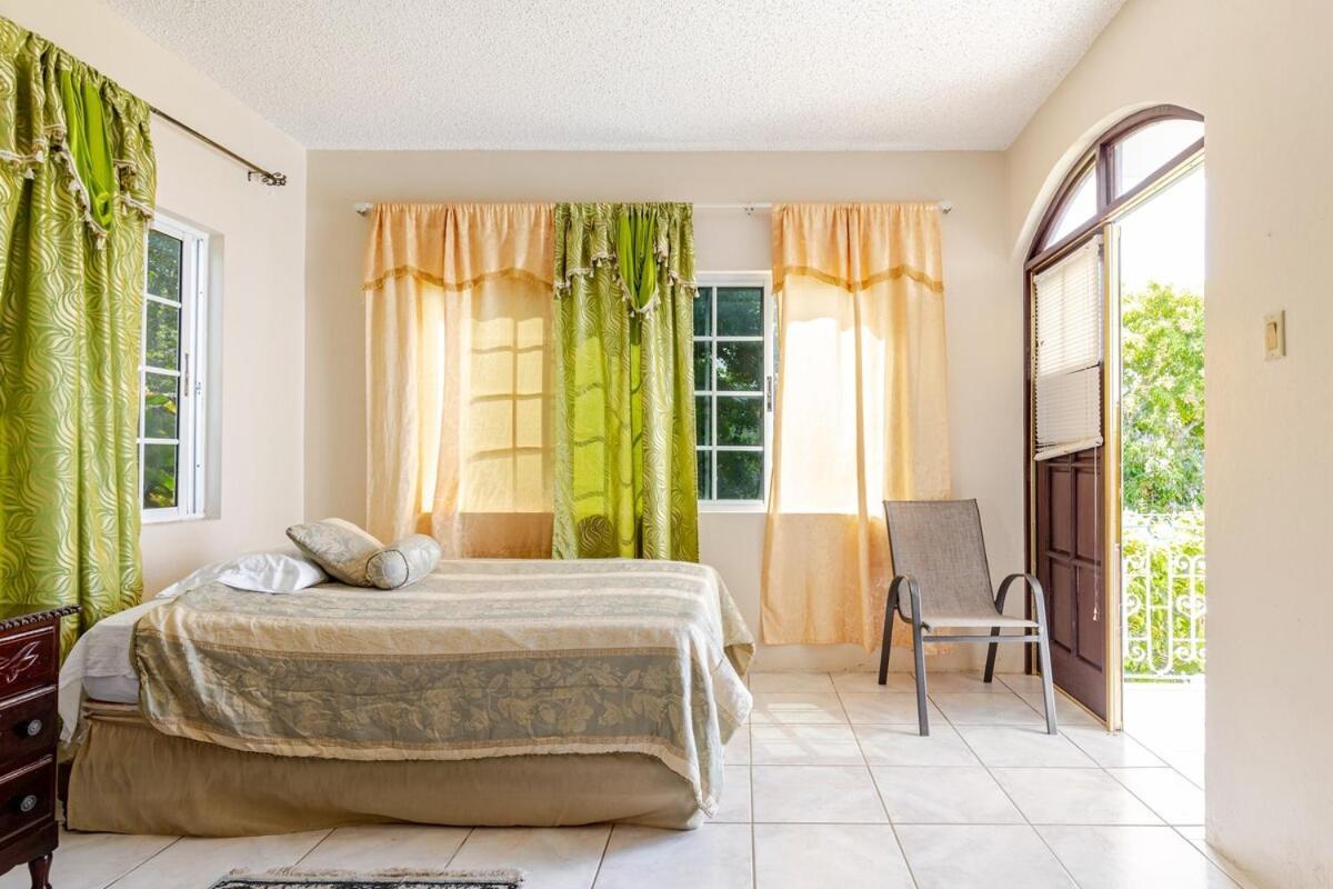Villa Grand - 9-bedroom Luxury Retreat With Olympic Sized Pool Montego Bay