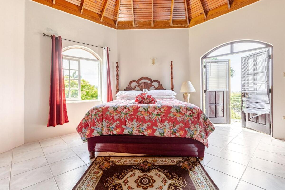 Grand - 9-bedroom Luxury Retreat With Olympic Sized Pool