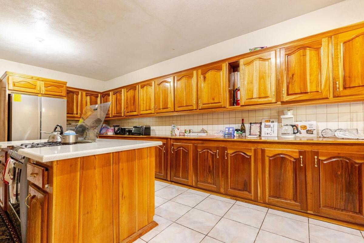 Villa Grand - 9-bedroom Luxury Retreat With Olympic Sized Pool Montego Bay