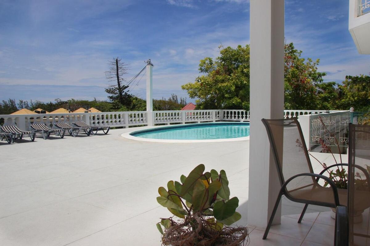 Grand - 9-bedroom Luxury Retreat With Olympic Sized Pool