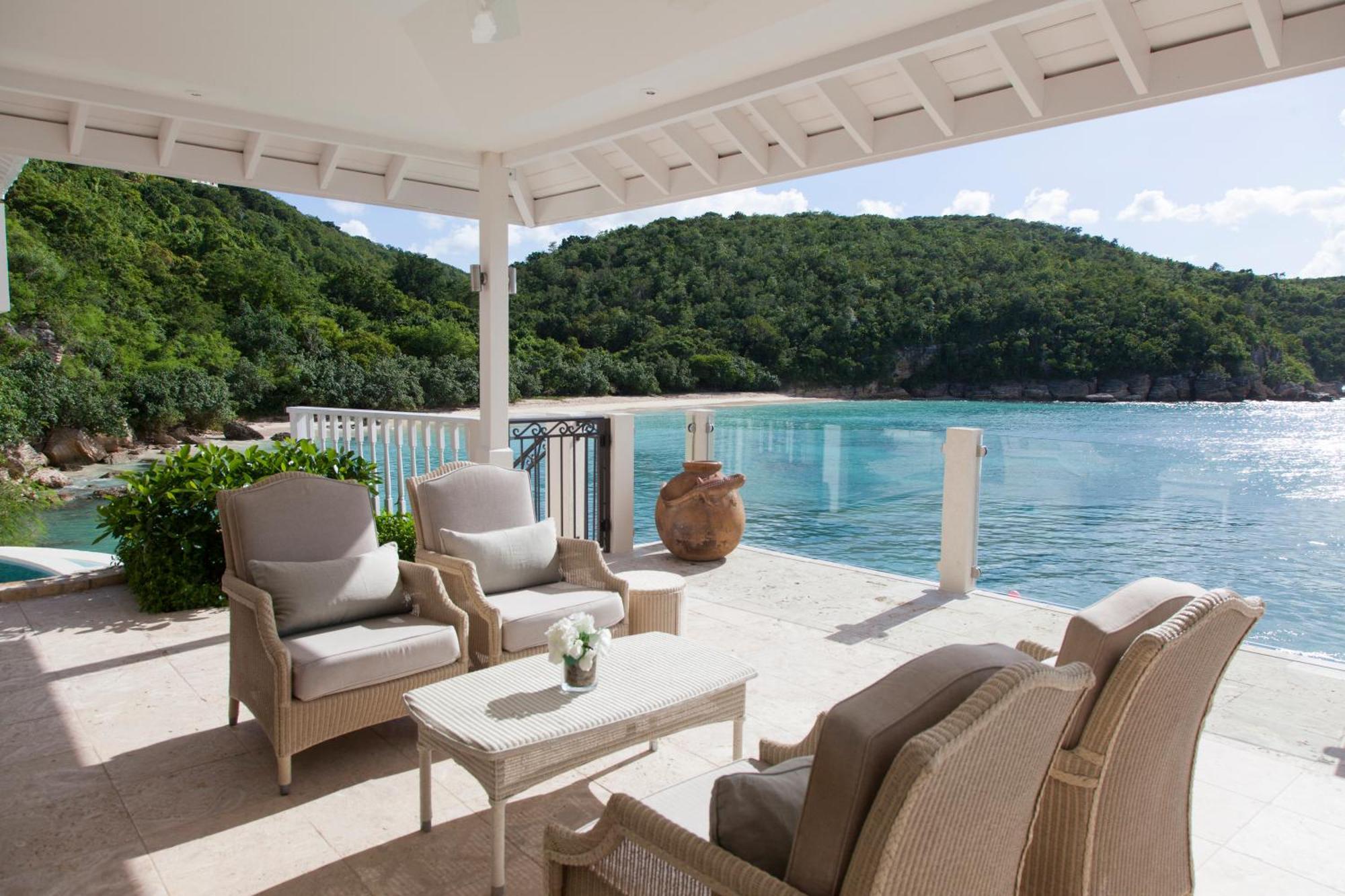 Blue Waters And Resort 5*