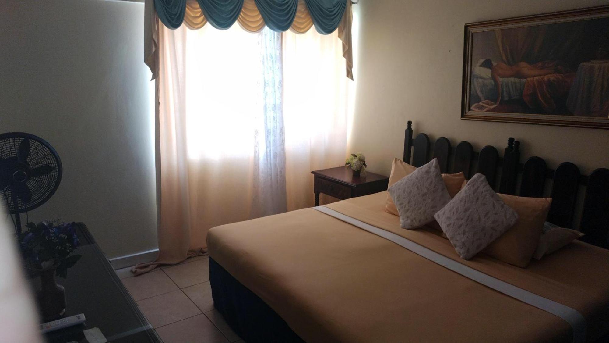 Beach-side At Turtle Towers Apartamento Ocho Rios