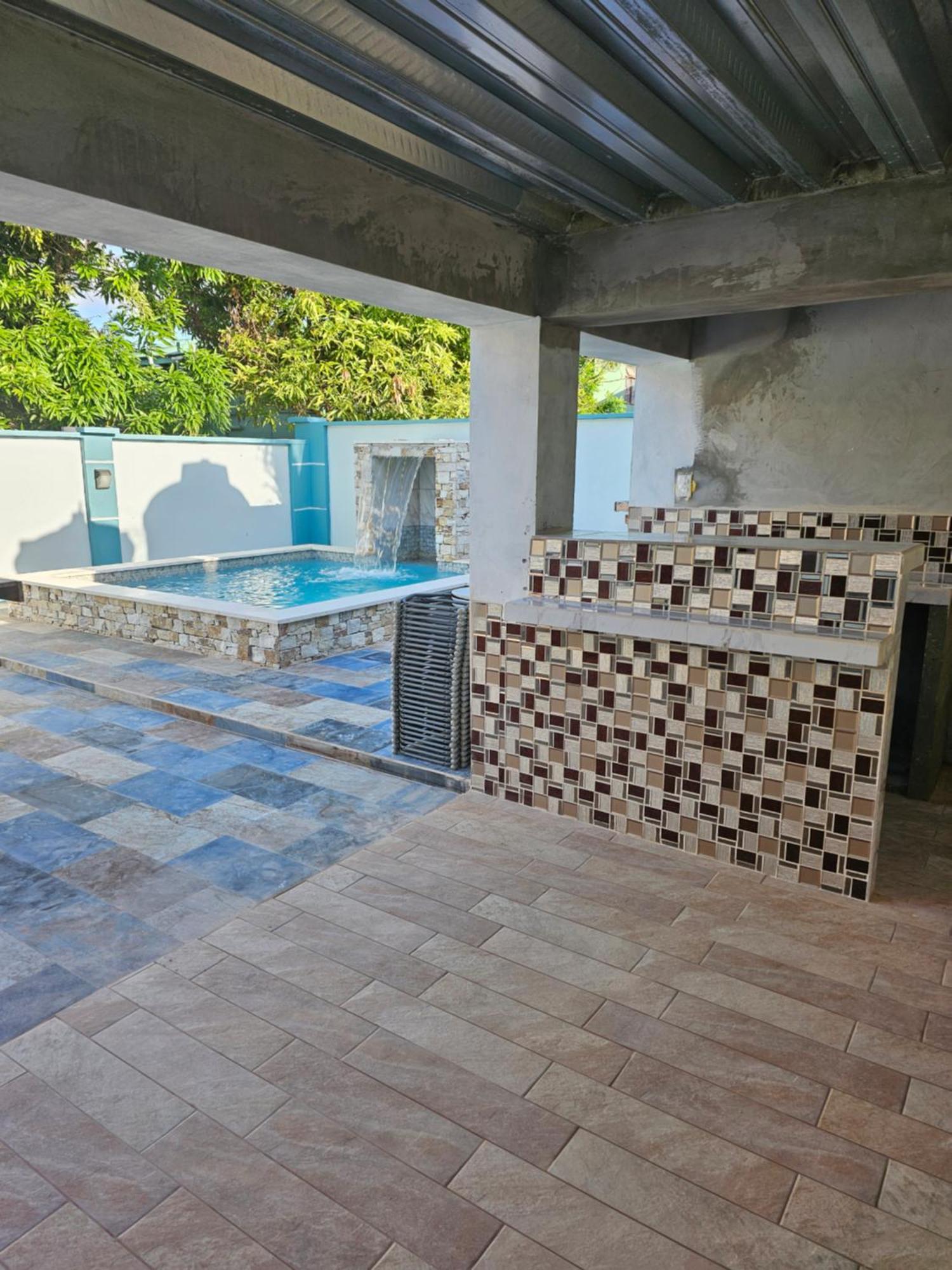 Travelholics Getaways Villa Piarco