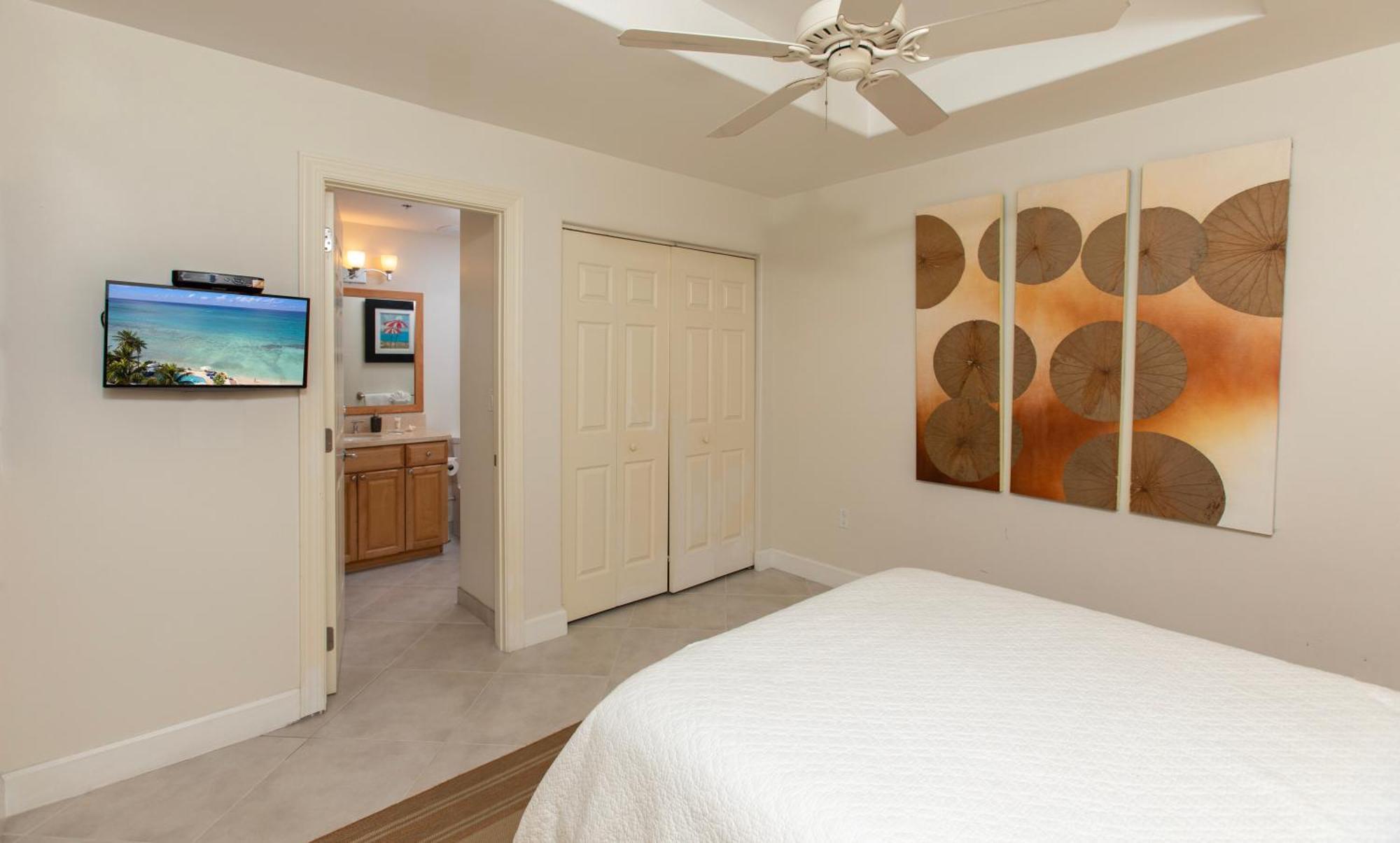 South Bay Club 3 - 2 Bedroom 2 Bathroom Unit George Town