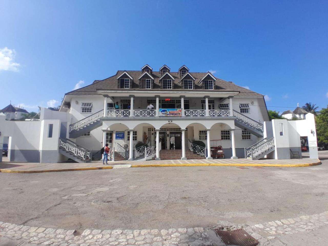Beautiful Beachview 2 Bebroom Loft At Sandcastles Ocho Rios