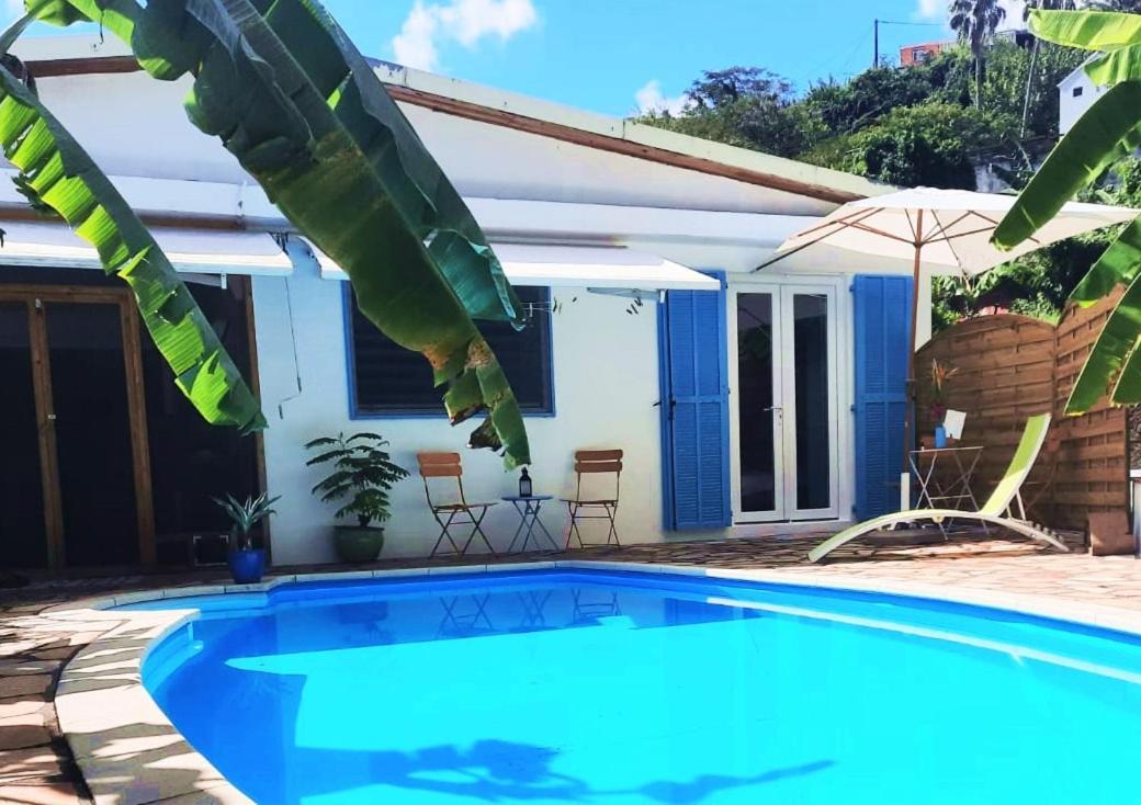 Independante Donnant Sur Piscine Bed & Breakfast Le Marin