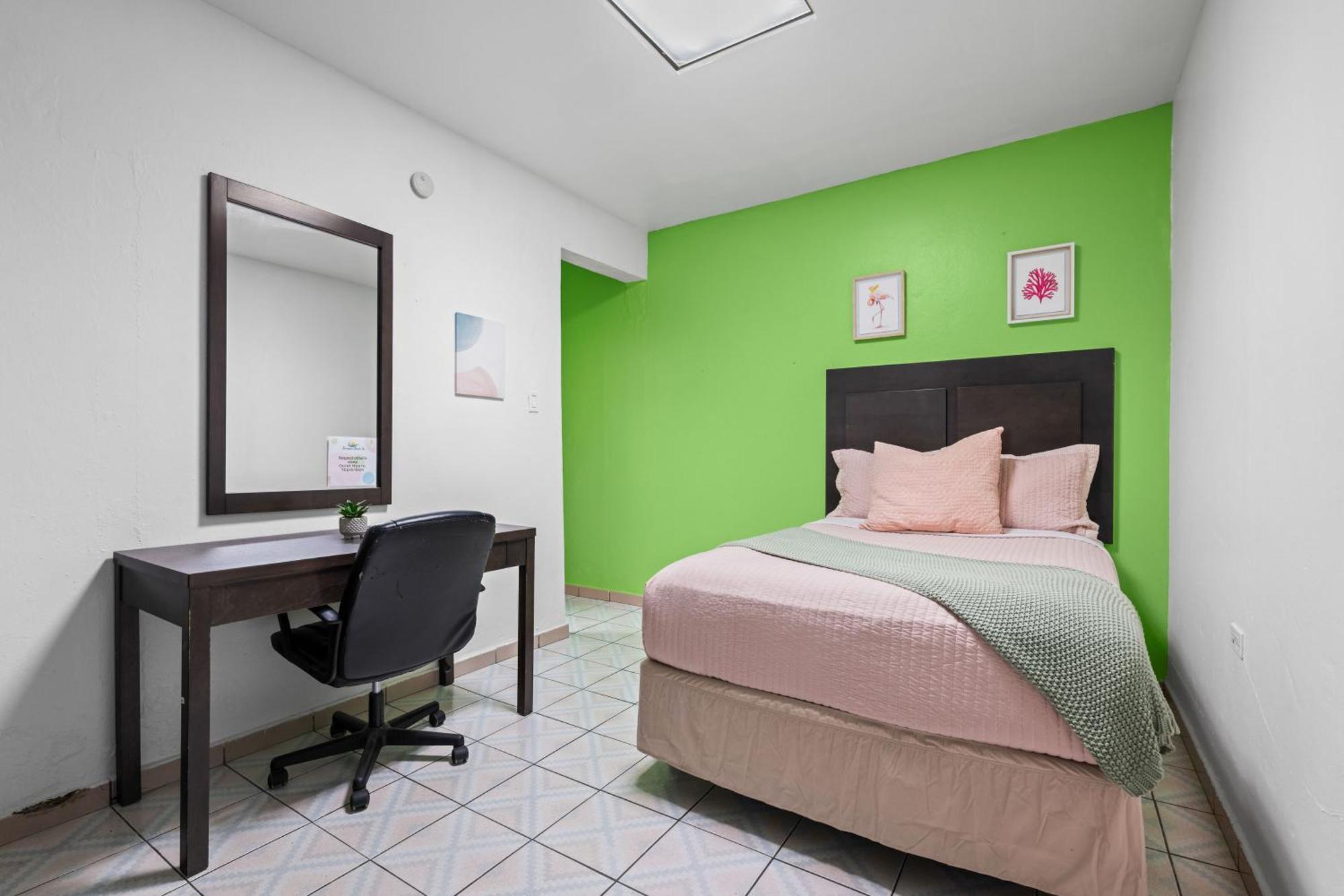 Borinquen Beach Inn 2*