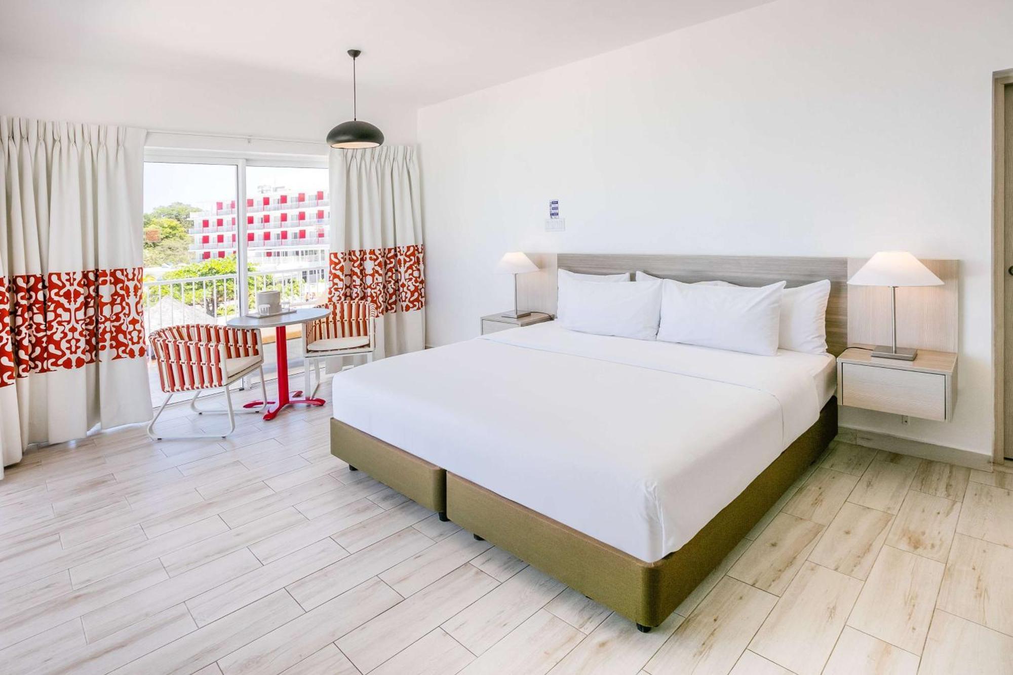 Resort Grand Decameron Cornwall Beach, A Trademark Montego Bay