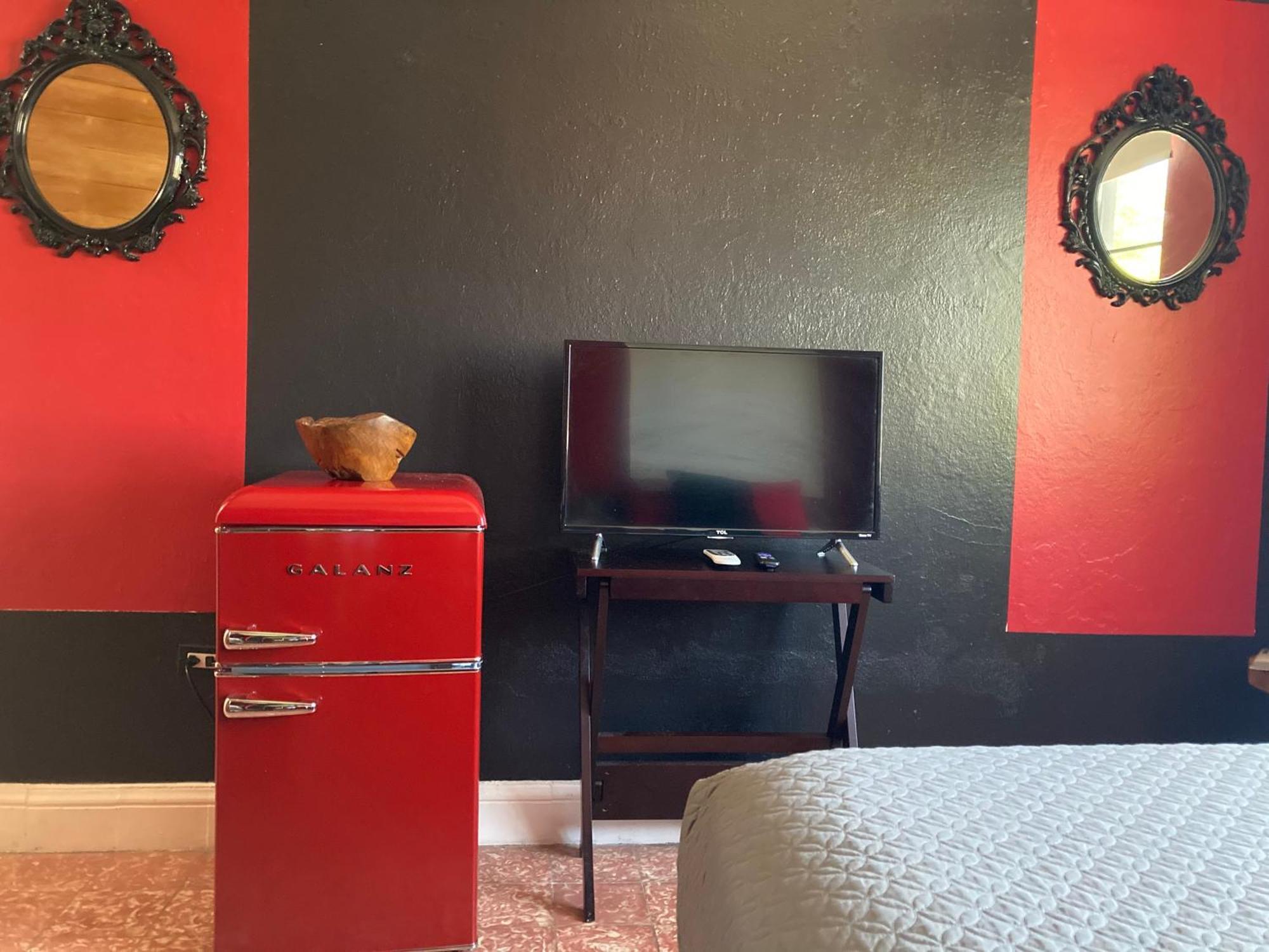 Apartment King Sling Room, Between Pool And Jacuzzi - Enjoy! (Adults Only) *