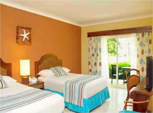 Grand Las Galeras Suites &