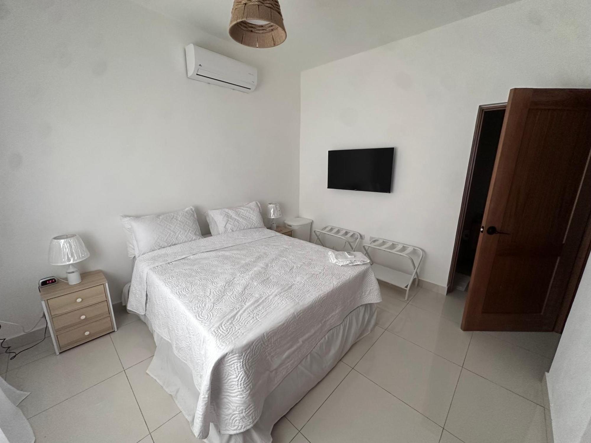Brand New Beachfront Apartamento *