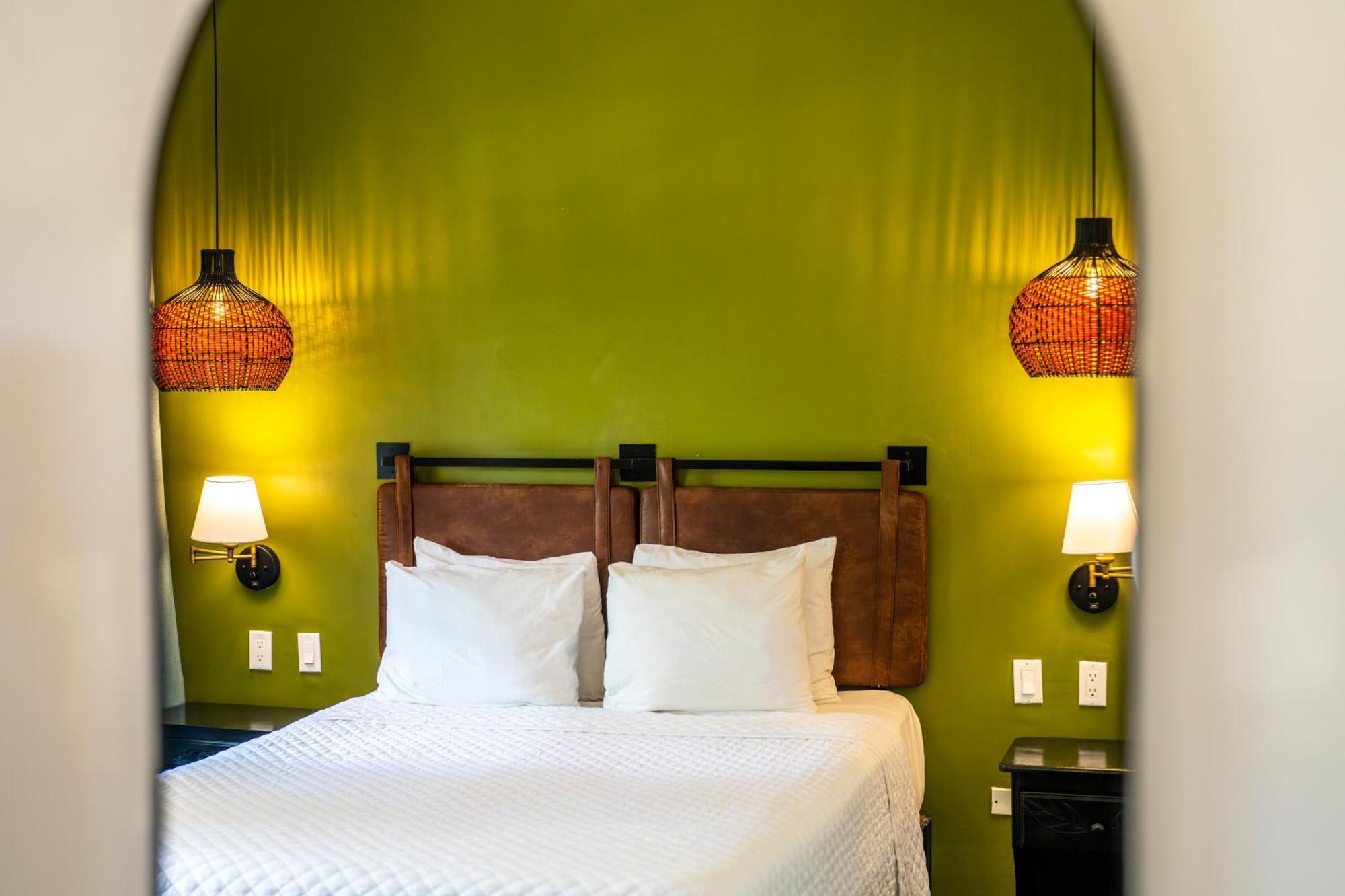 Travellers Resort 3*