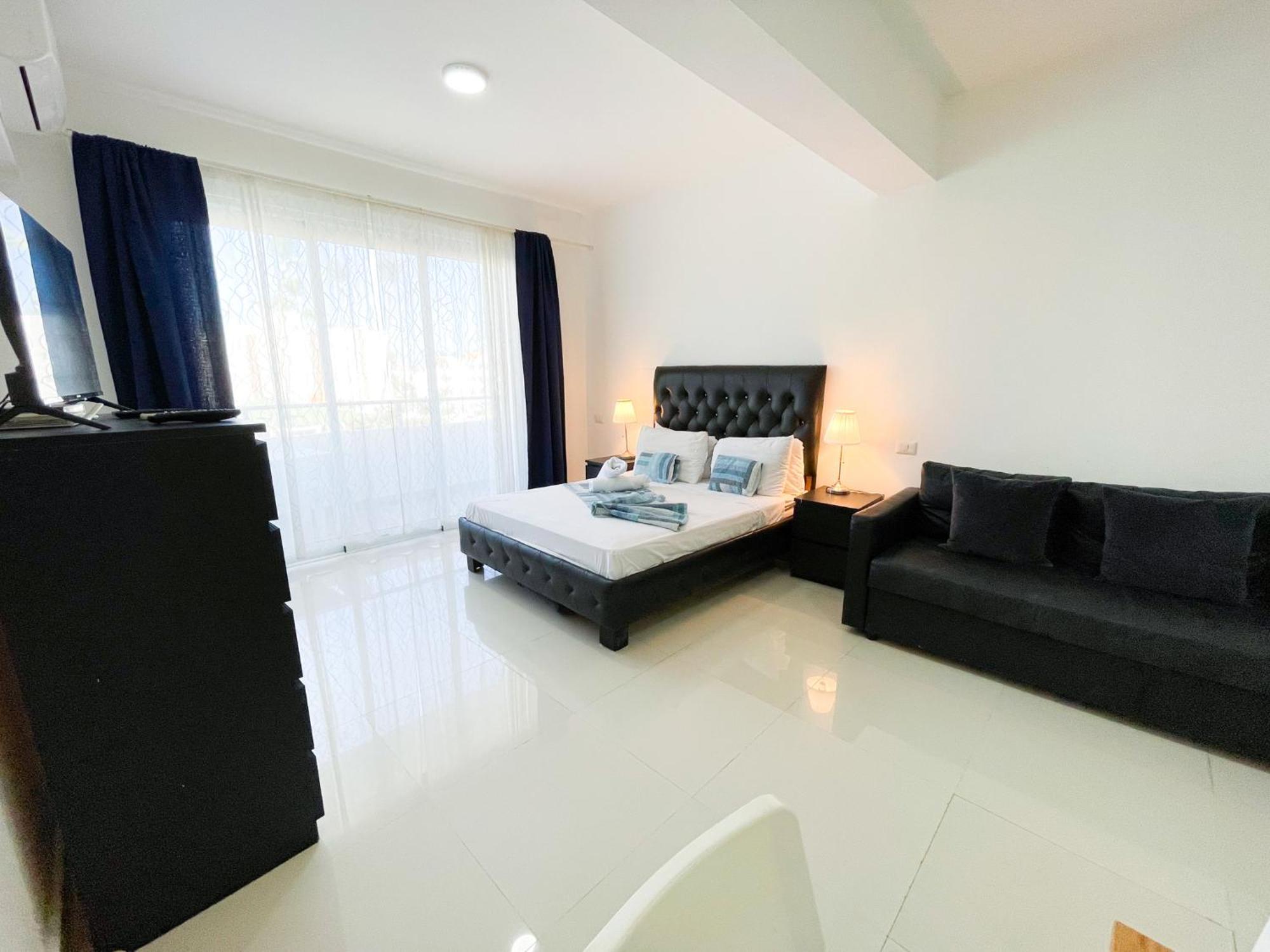 Hotel And Ducassi Rooftop Pool - Club & Punta Cana