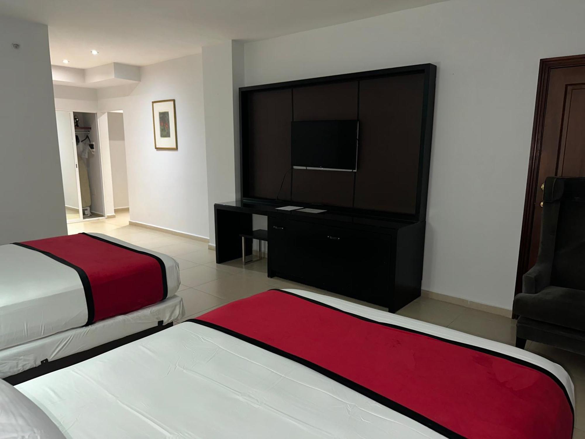 Hotel Ramada By Wyndham Princess 3*