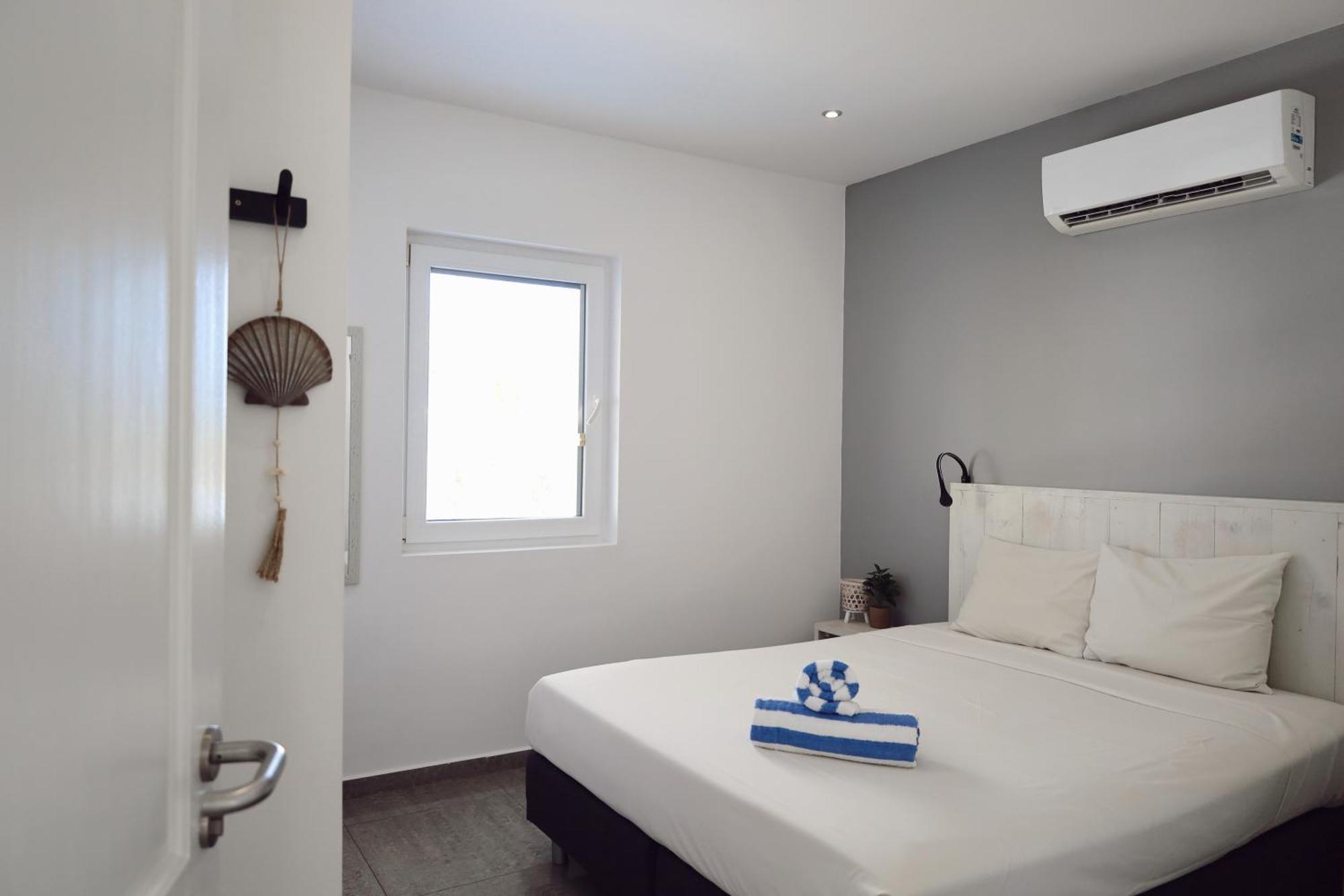Palm Crest Apartment *