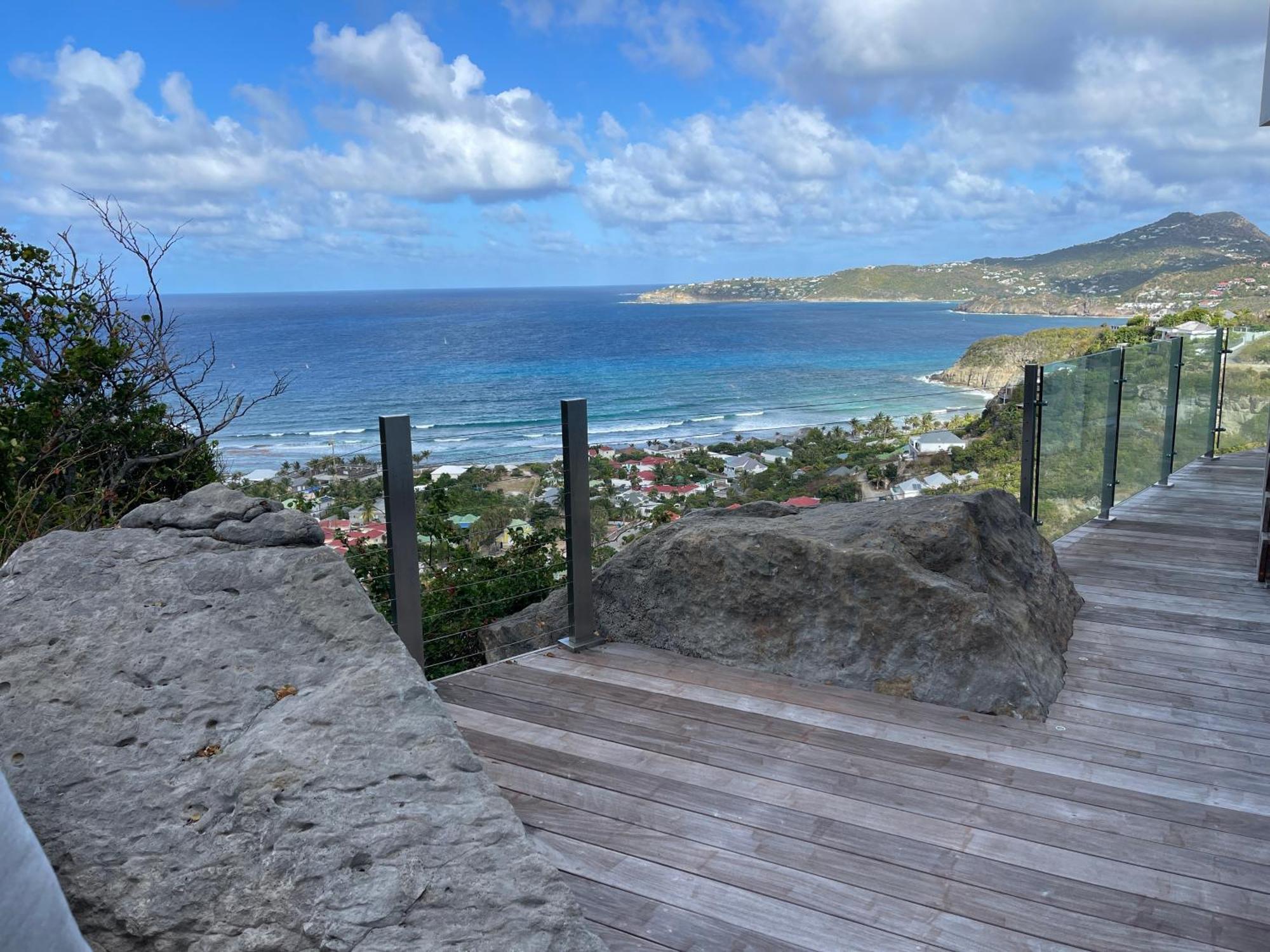 The Red Cloud With Incredible Ocean View !!!! Homestay *