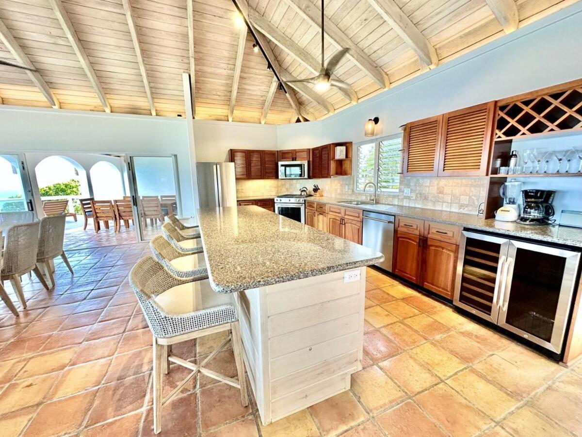 Stunning Pool And Hot Tub With Big Views Pousada
